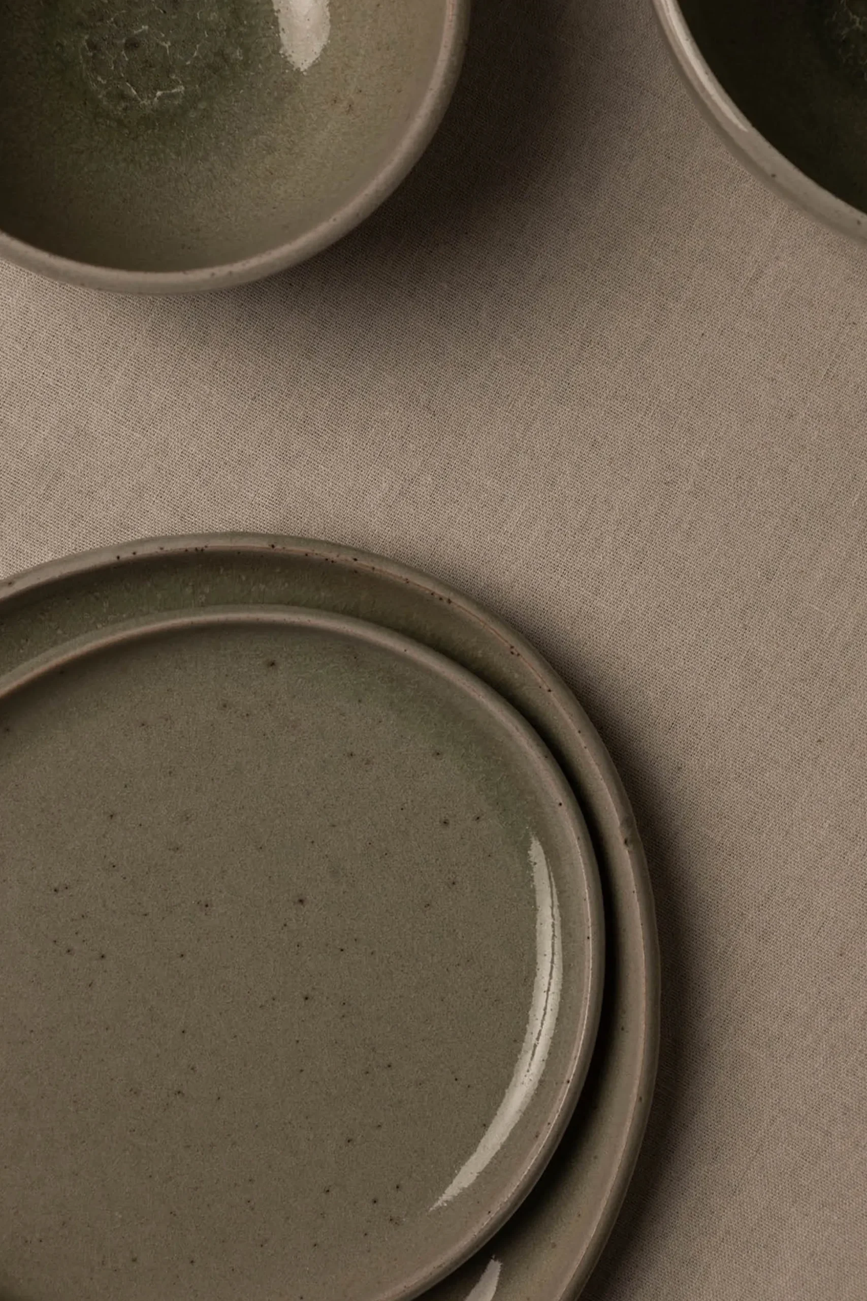 ASHEN SALAD PLATE
