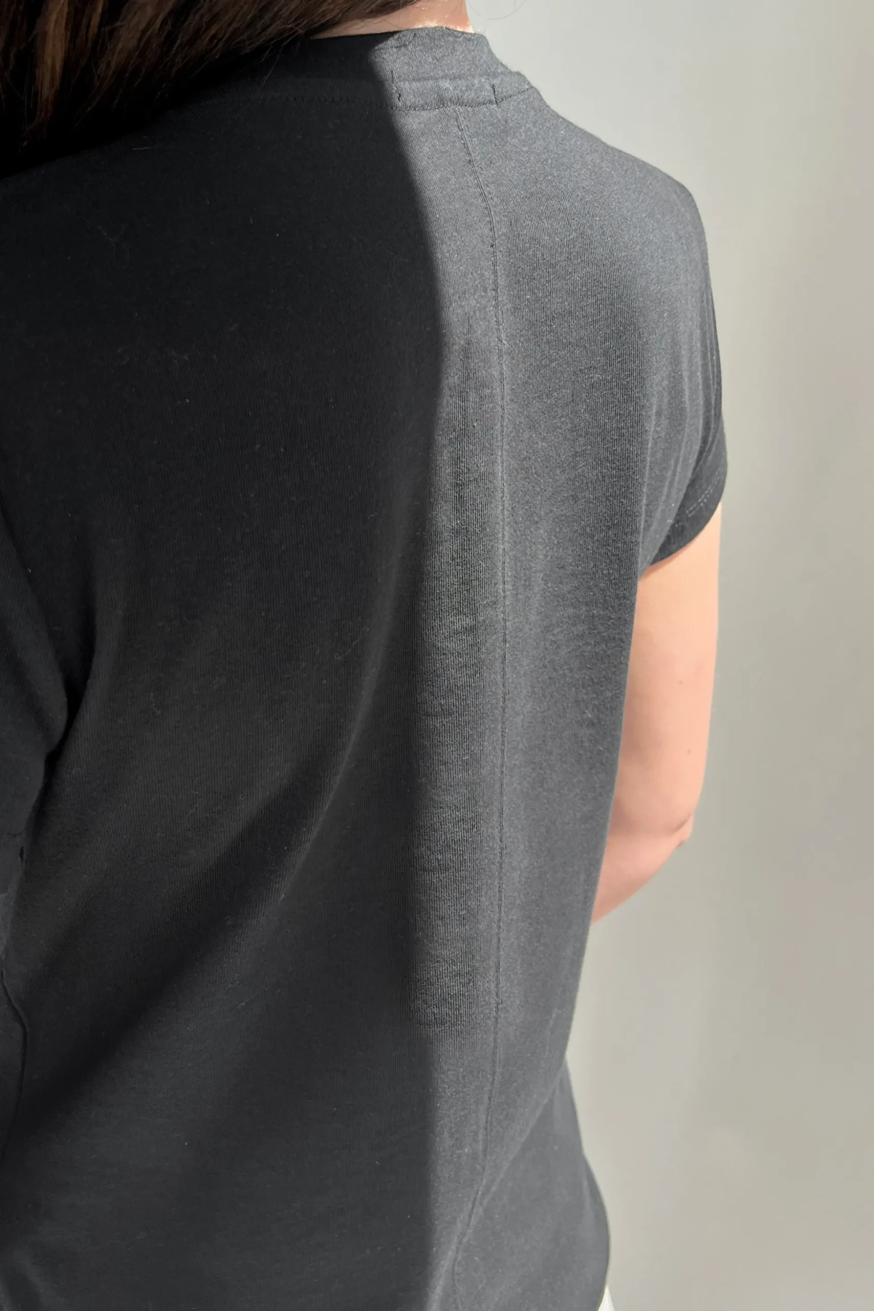 BASIC CREWNECK T-SHIRT