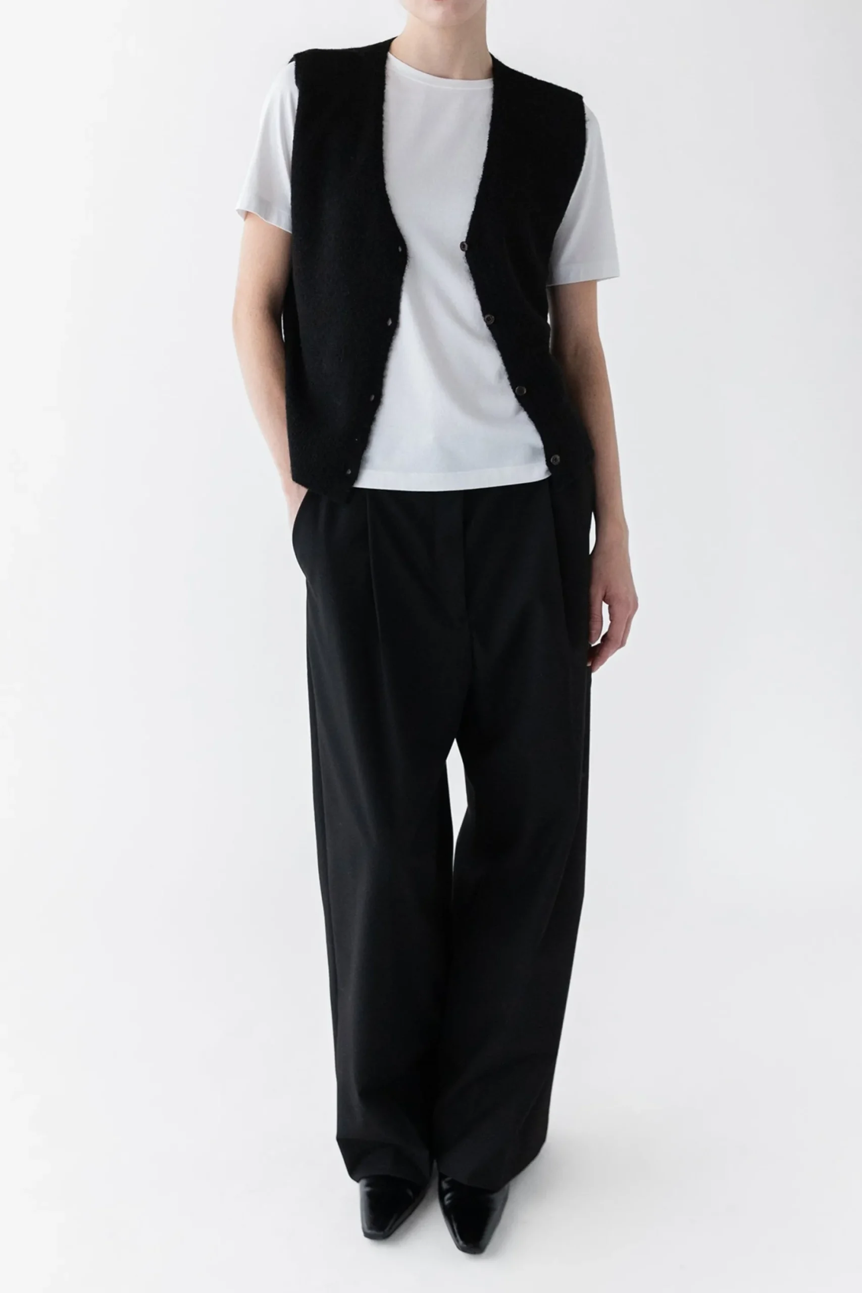 BUTTON FRONT SWEATER VEST