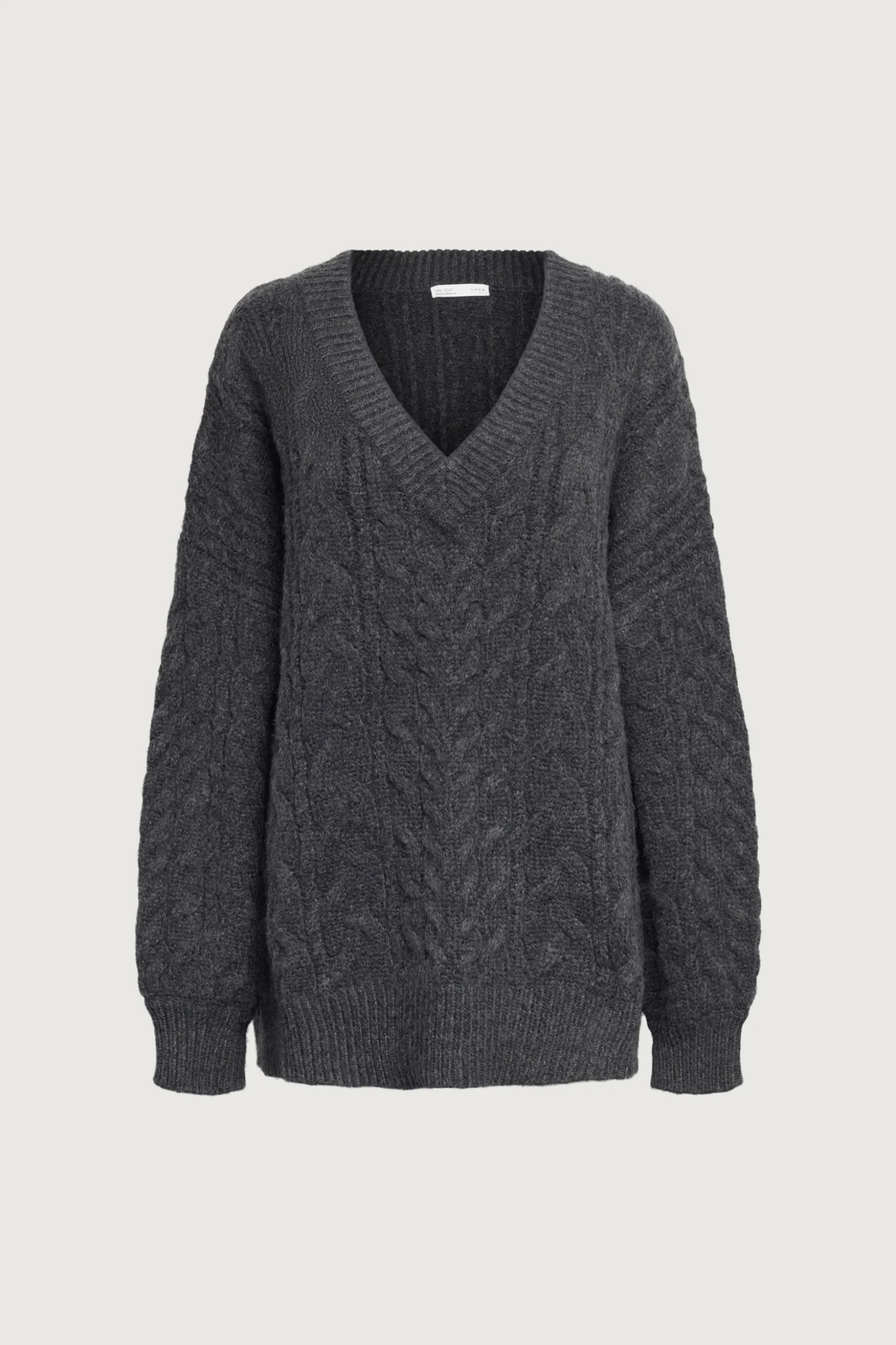 CABLE KNIT V-NECK SWEATER