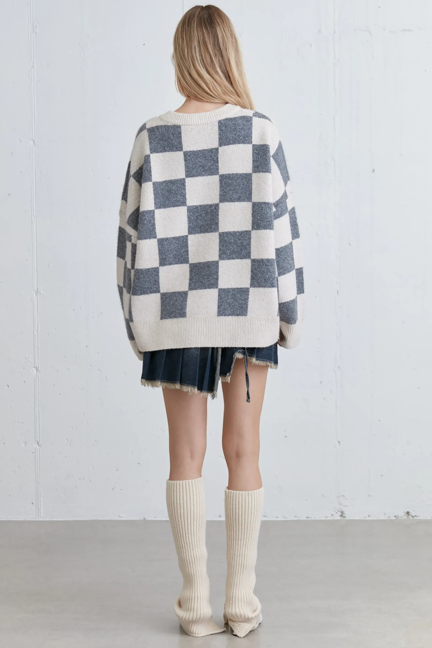 CHECKERED CREWNECK SWEATER