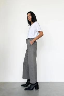 CROPPED LENGTH 26