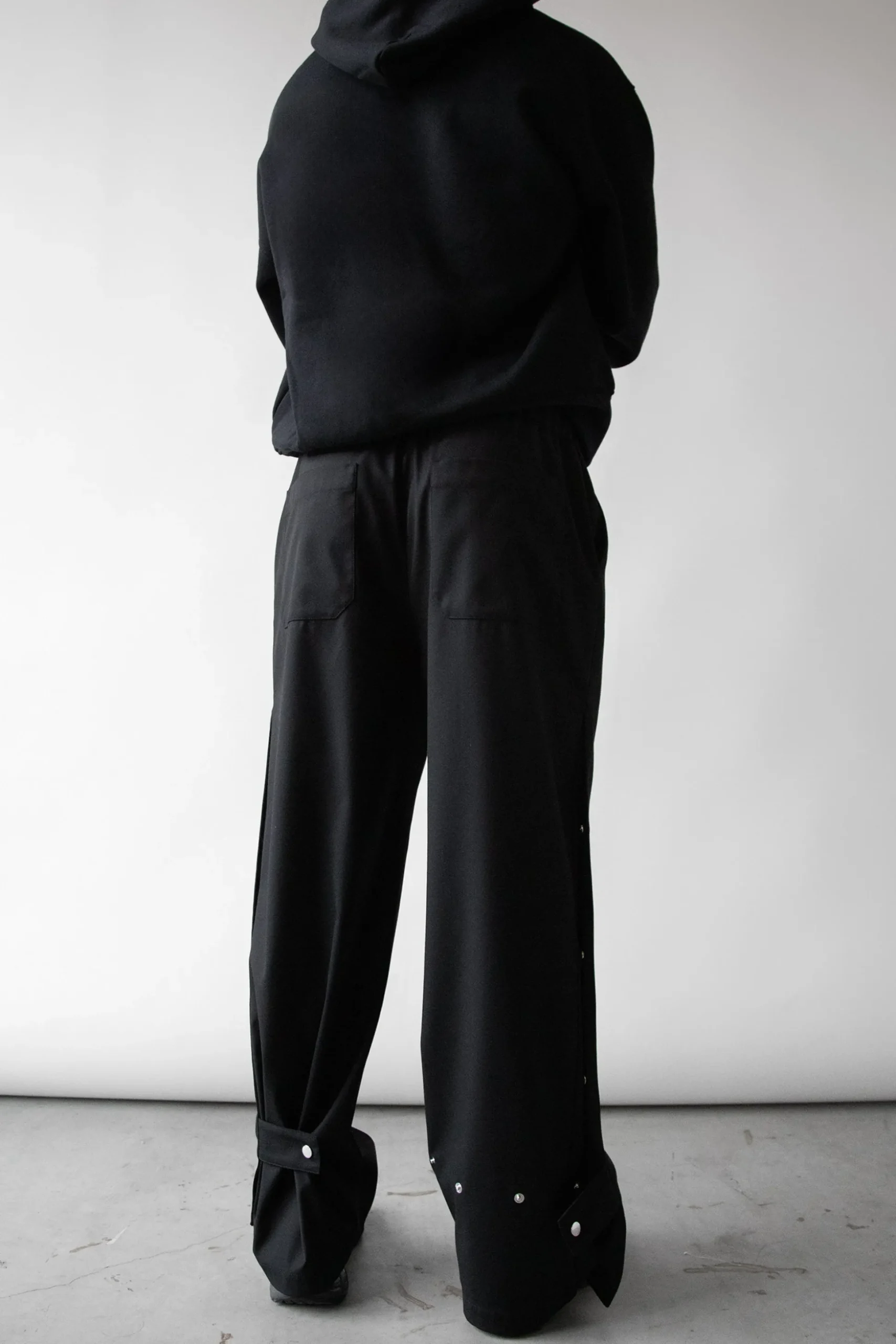ELASTIC WAIST NYLON PANT