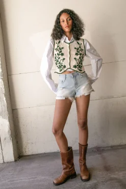 FLORAL EMBROIDERED SWEATER VEST
