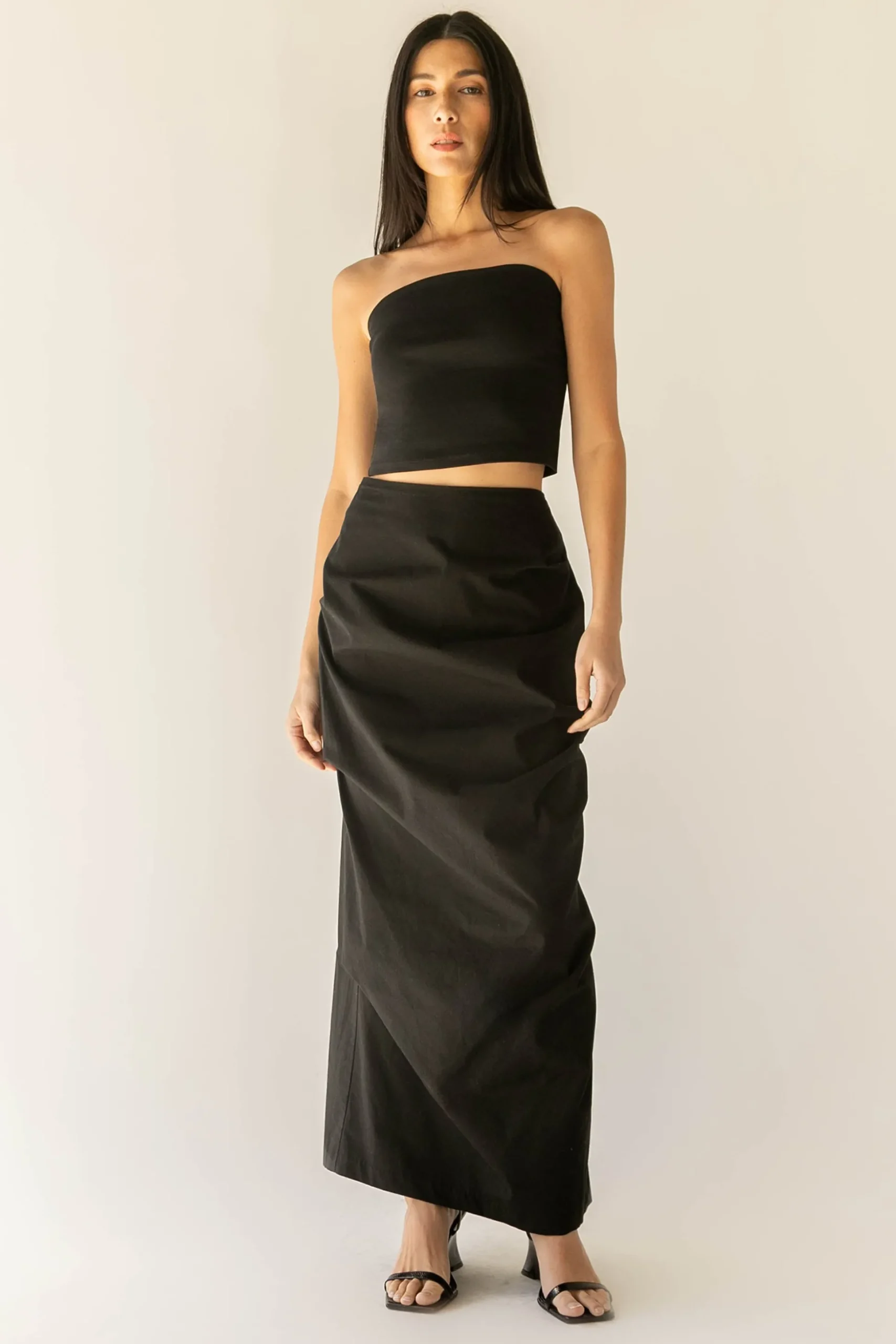 GATHERED DETAIL COLUMN MAXI SKIRT