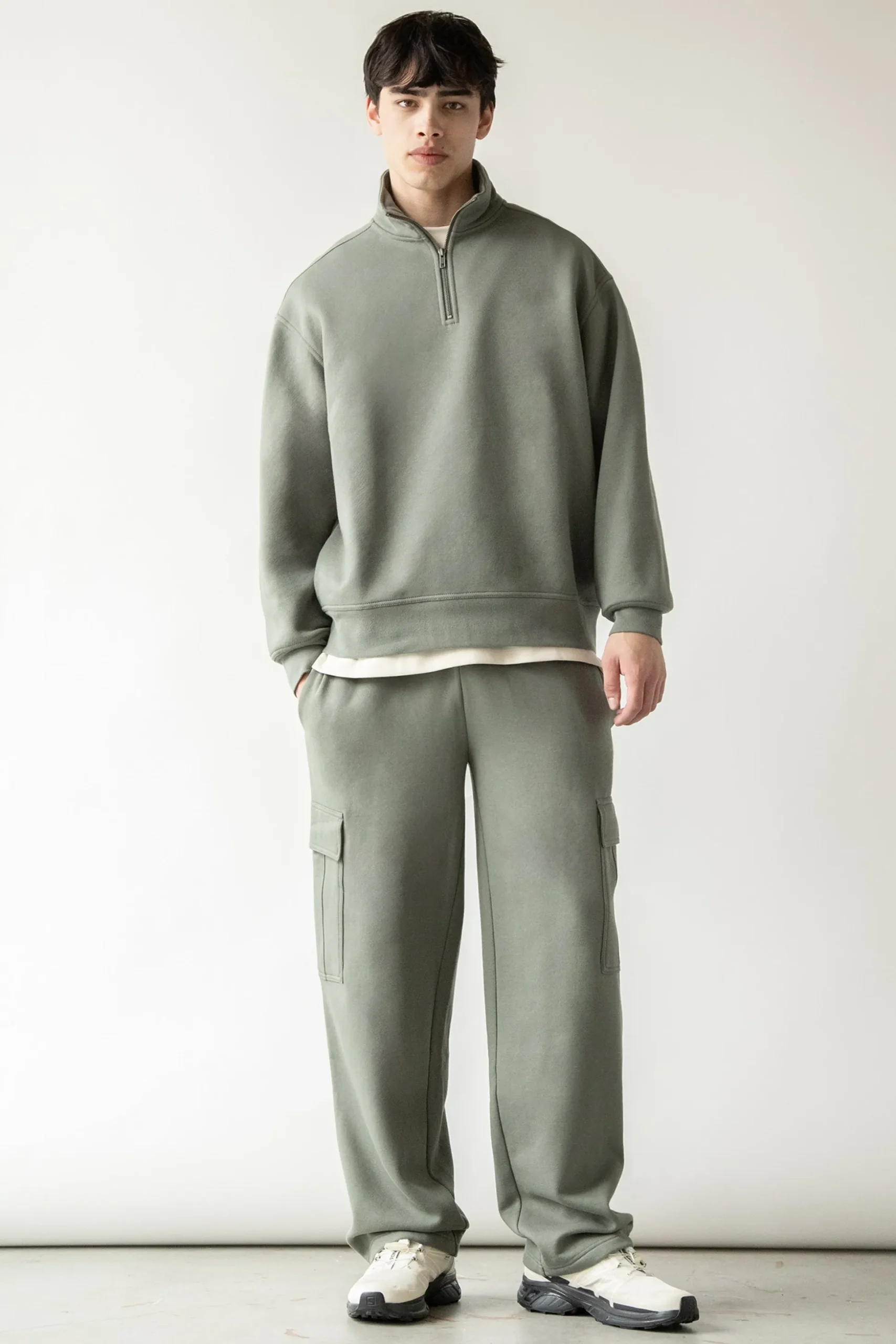 HALF-ZIP SWEATSHIRT