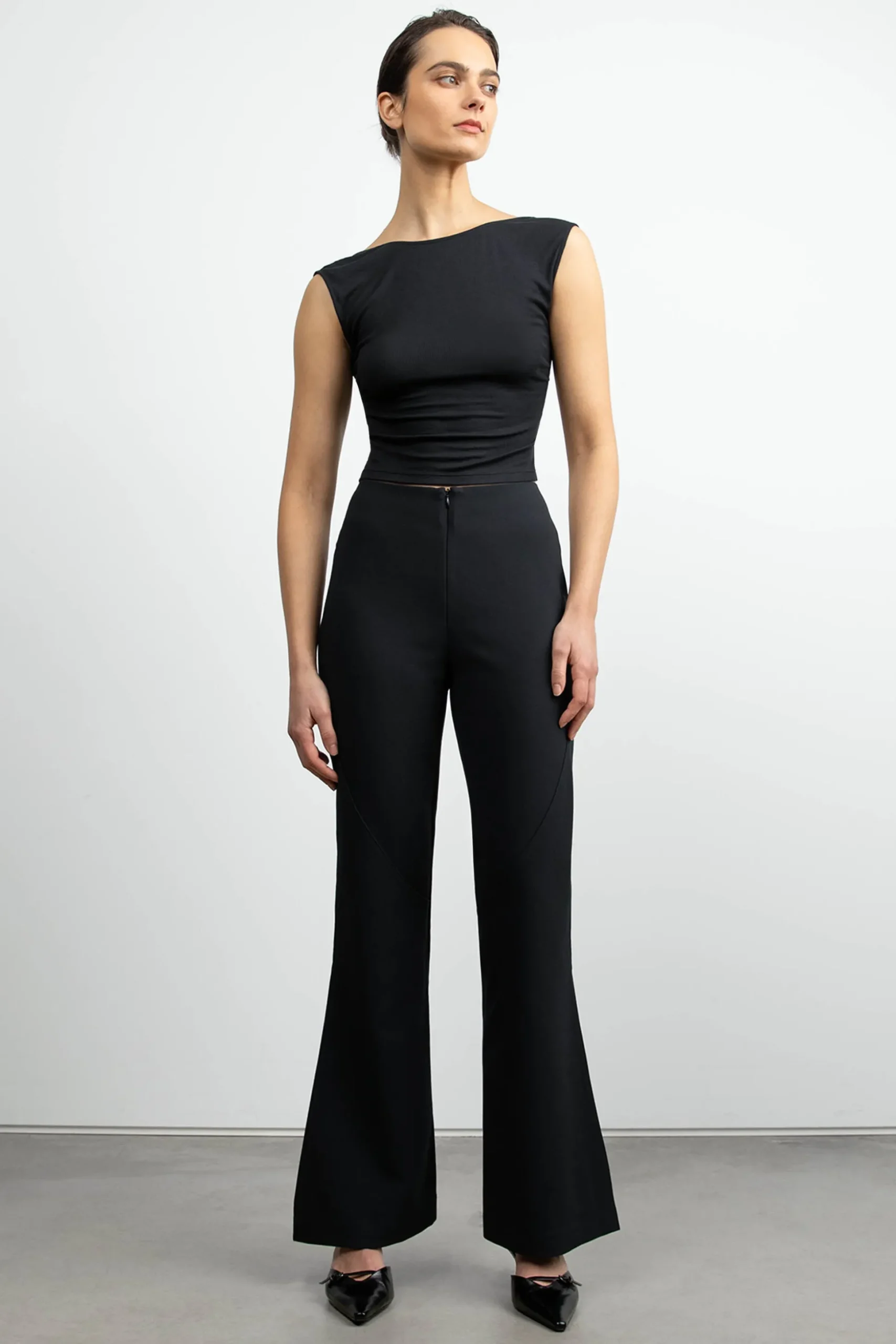 MID-RISE FLARED PANT