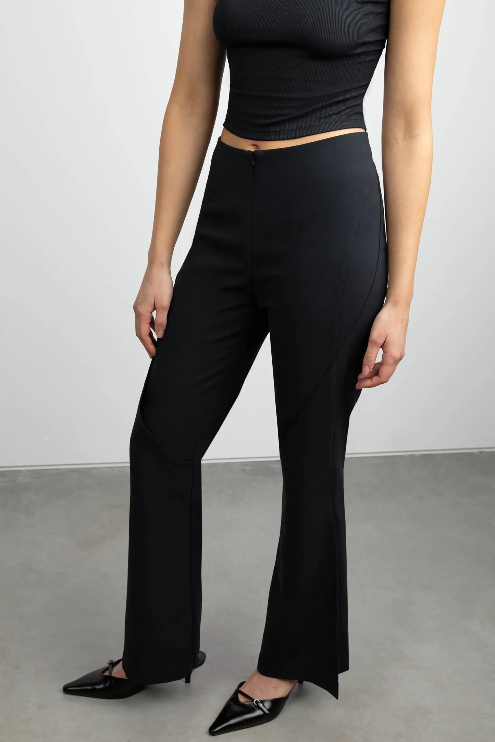 MID-RISE FLARED PANT