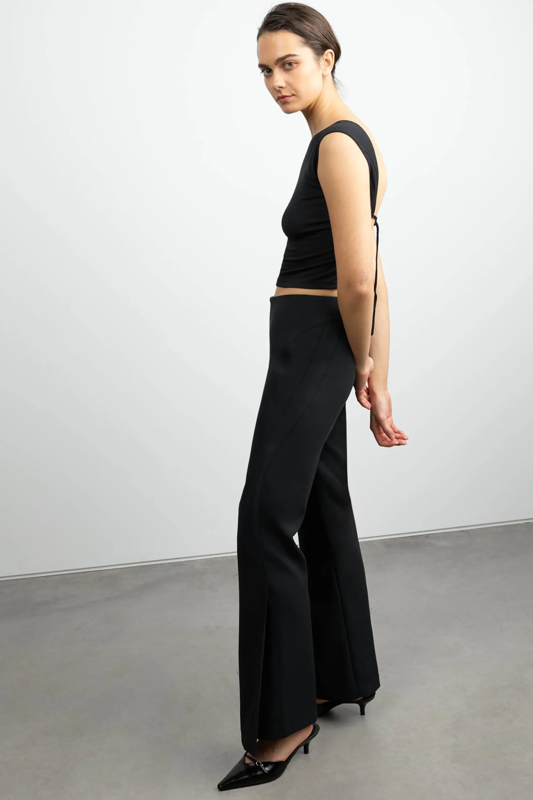 MID-RISE FLARED PANT