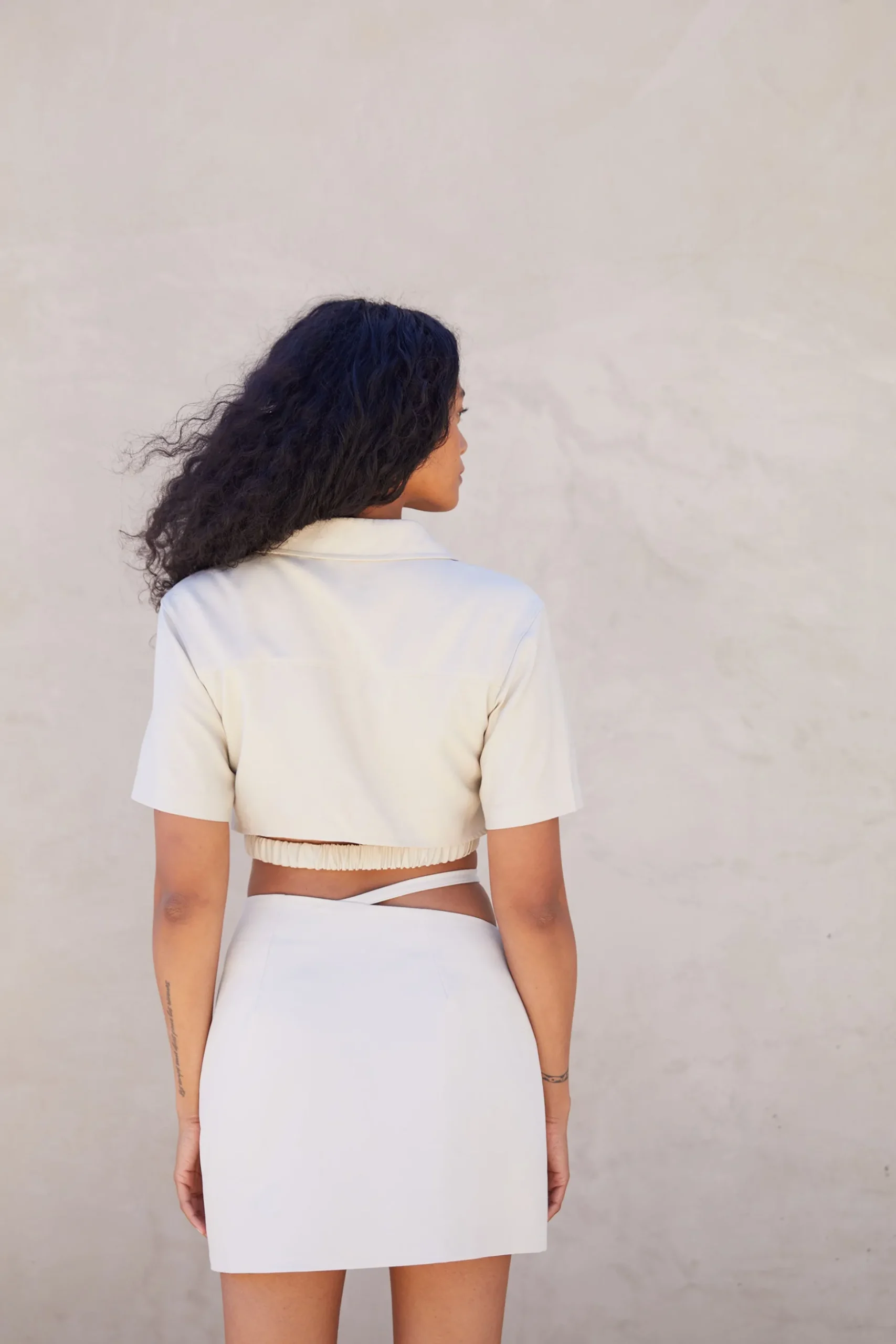 MINI SKIRT WITH CUTOUT WAIST
