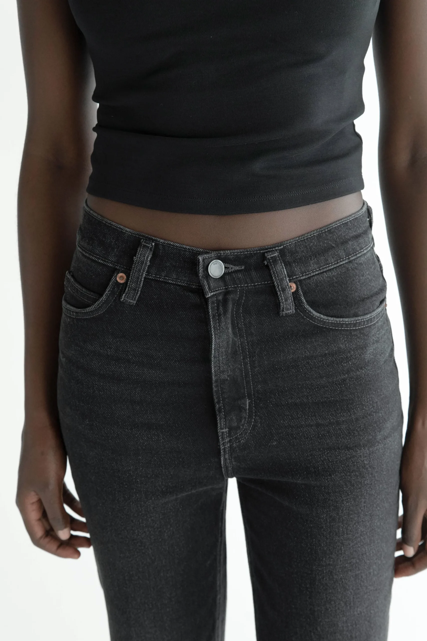 OAK ESSENTIAL STRAIGHT LEG HIGH-RISE JEAN