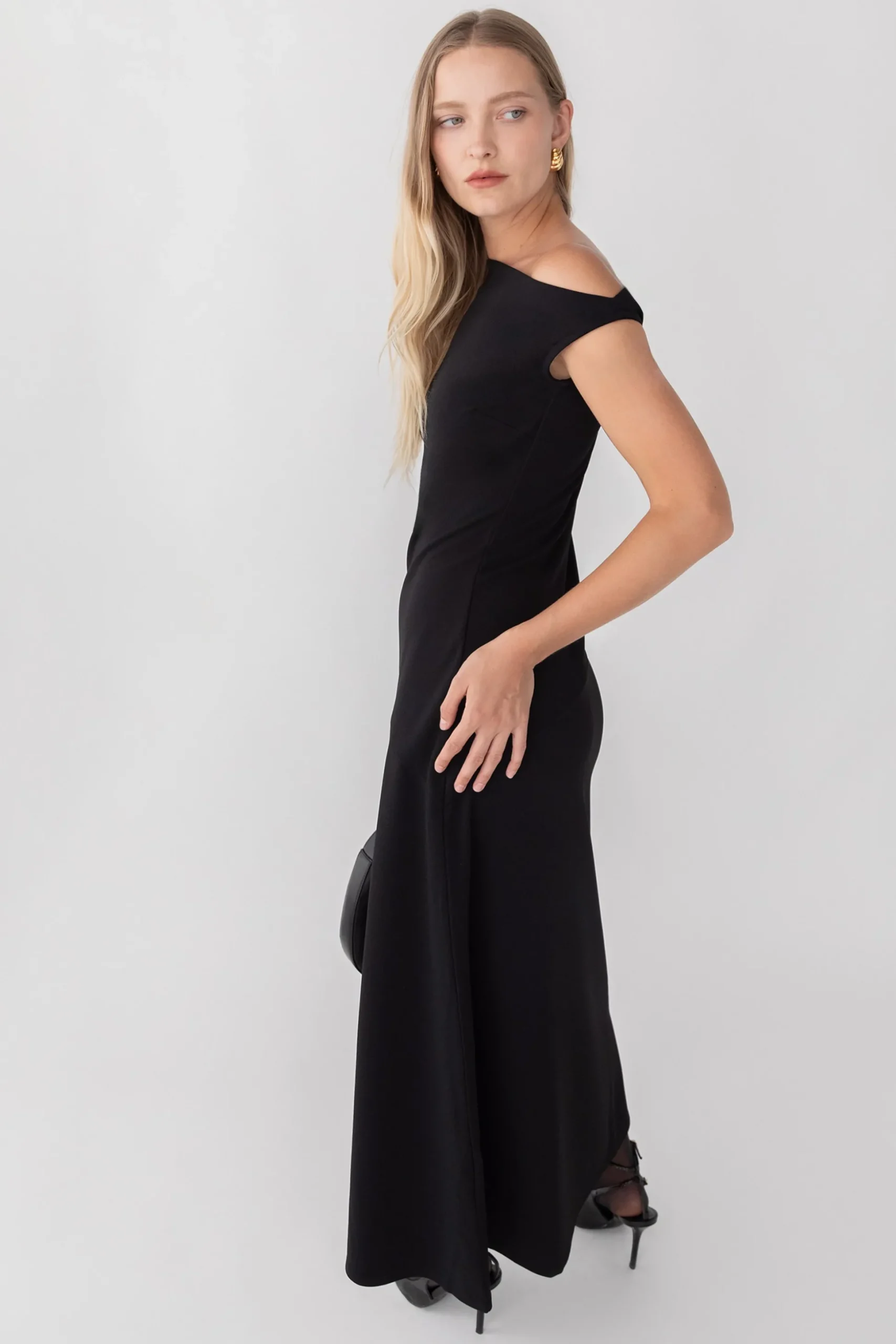 OFF THE SHOULDER MAXI DRESS