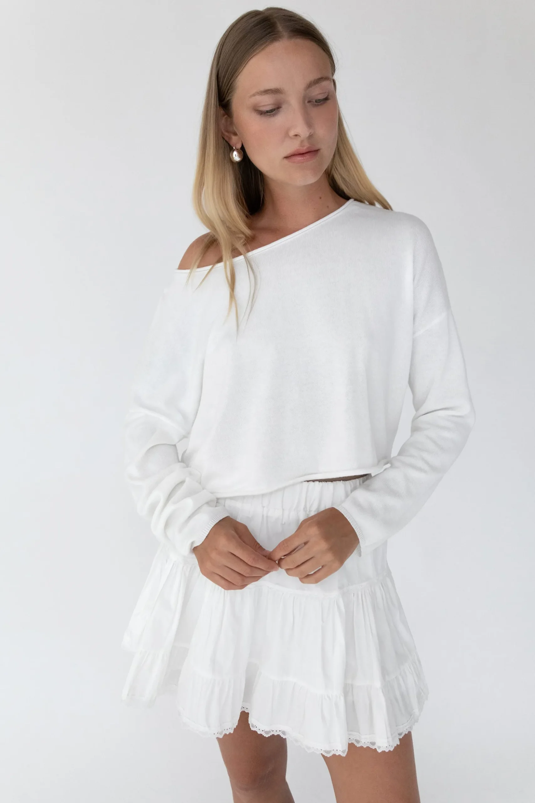 OFF THE SHOULDER TOP