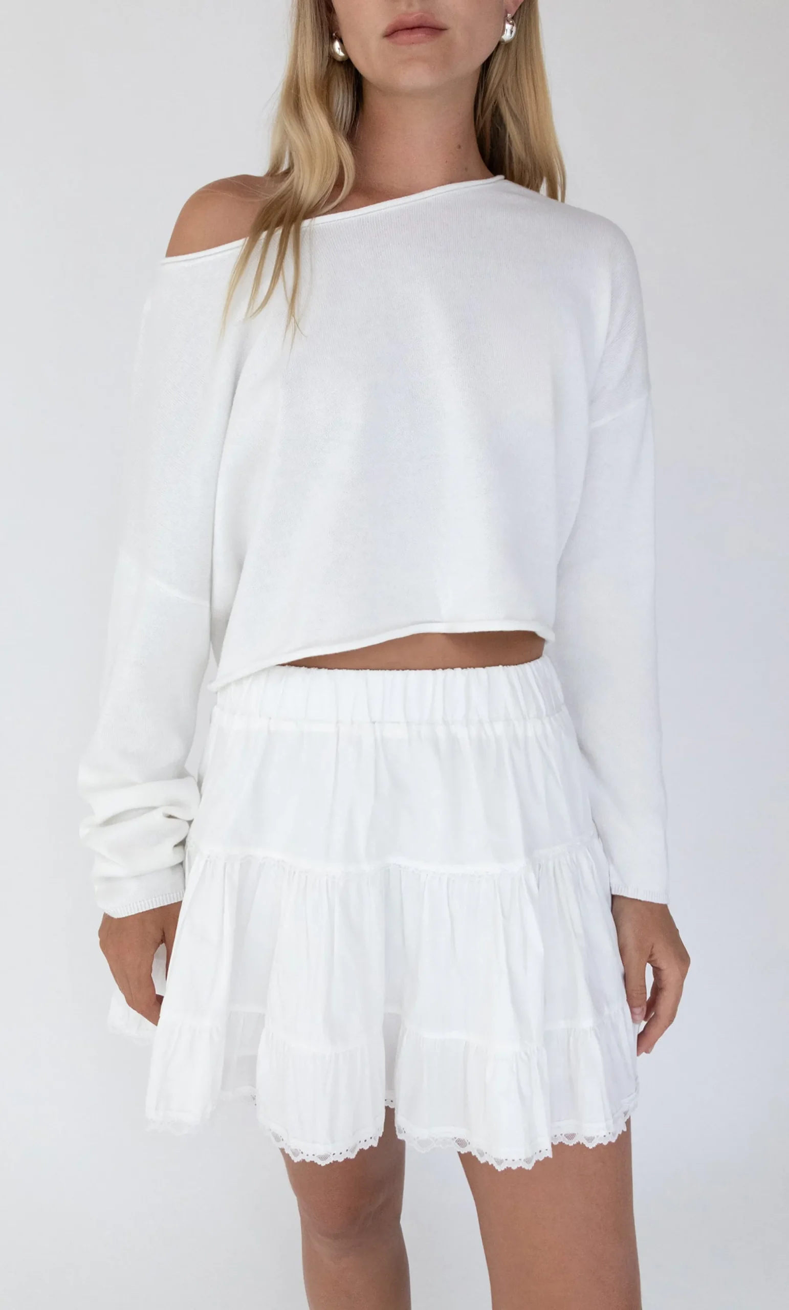 OFF THE SHOULDER TOP