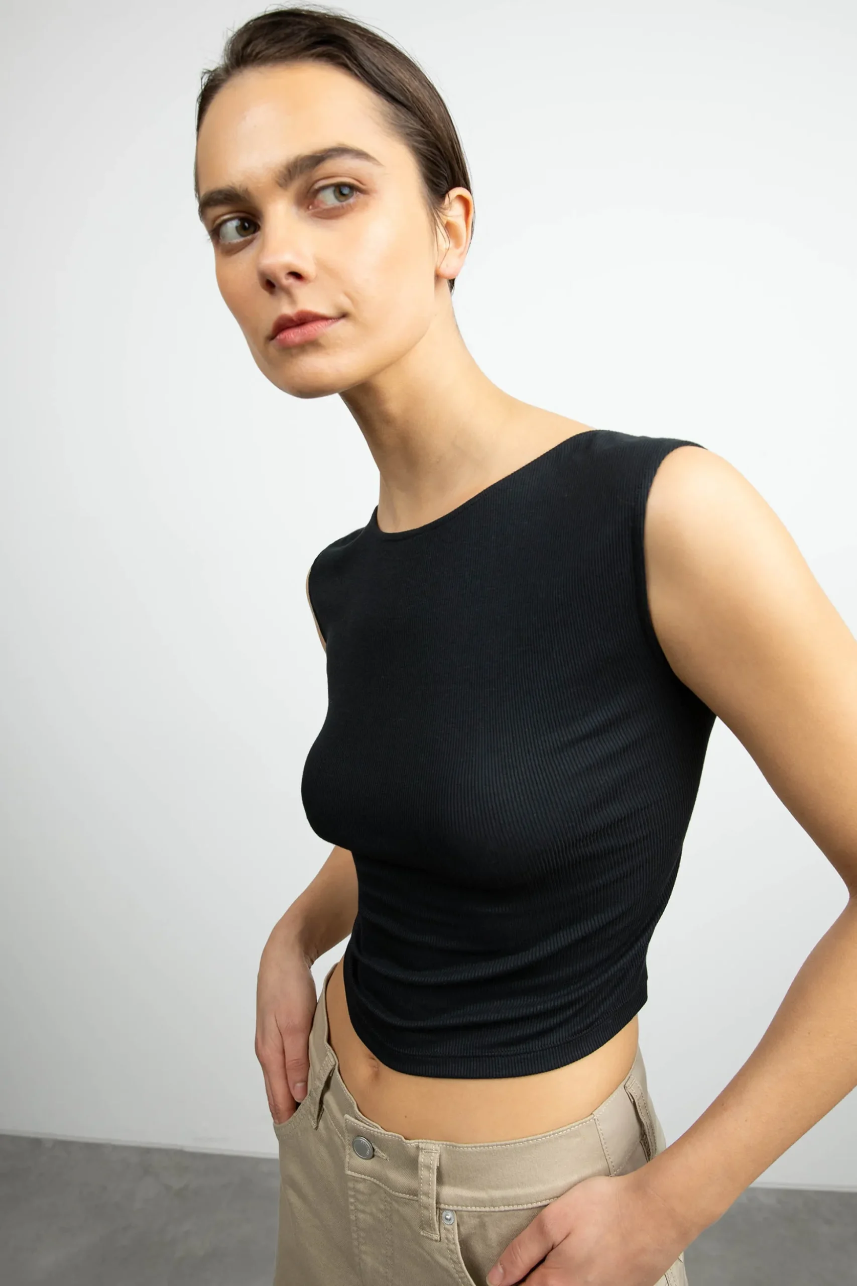 OPEN BACK KNIT TOP