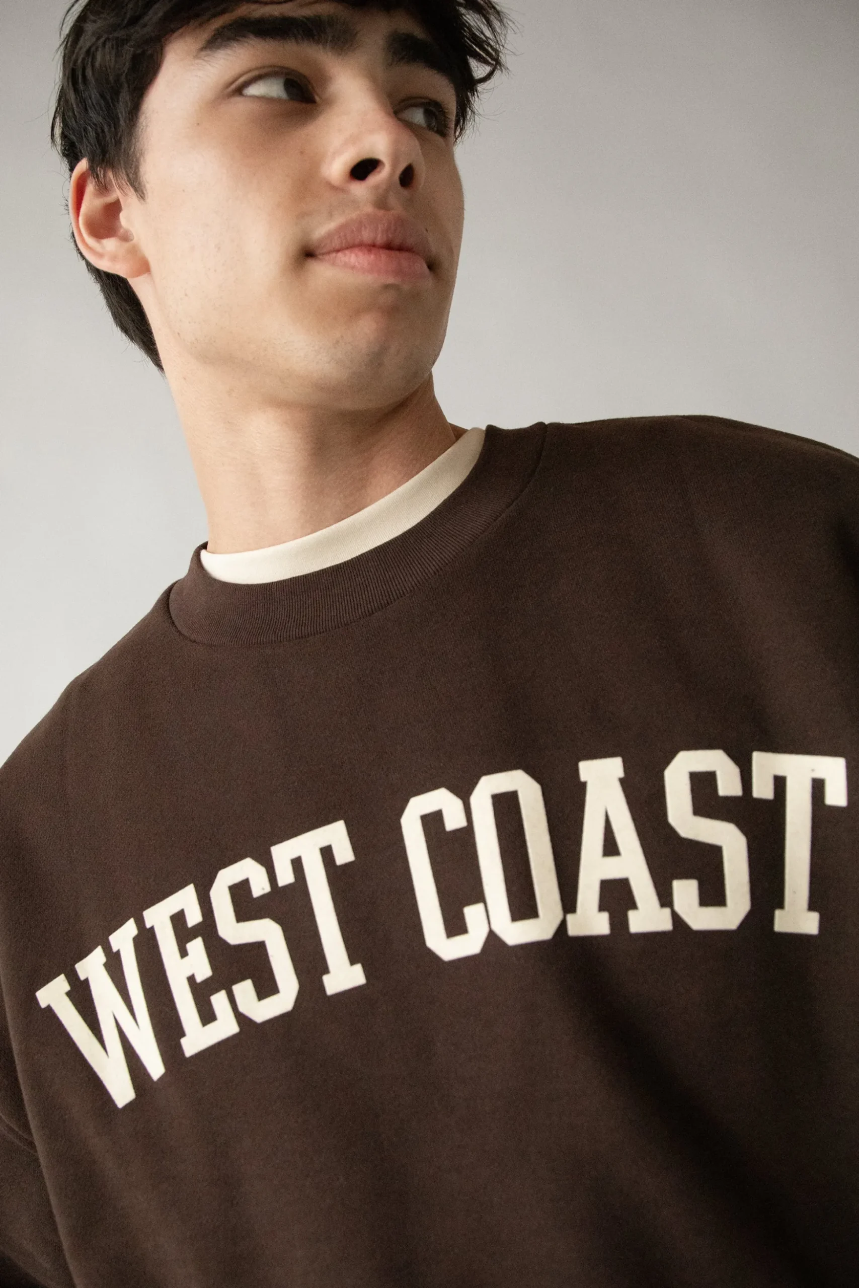 OVERSIZED GRAPHIC SWEATSHIRT