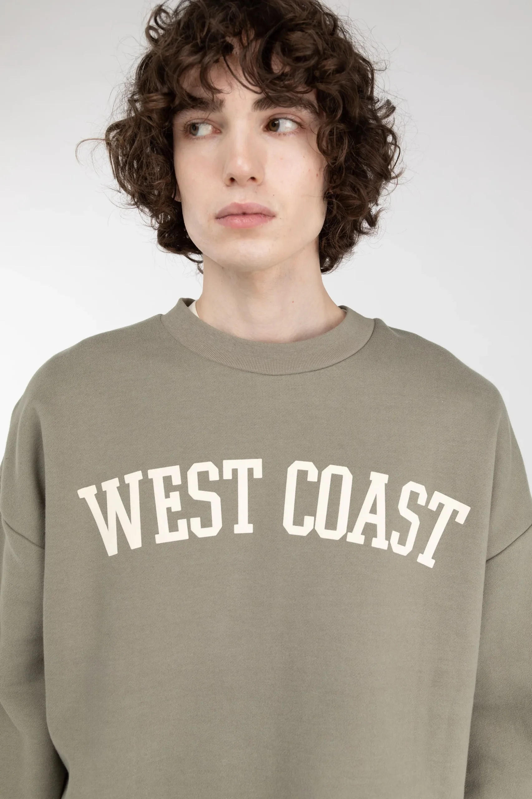 OVERSIZED GRAPHIC SWEATSHIRT