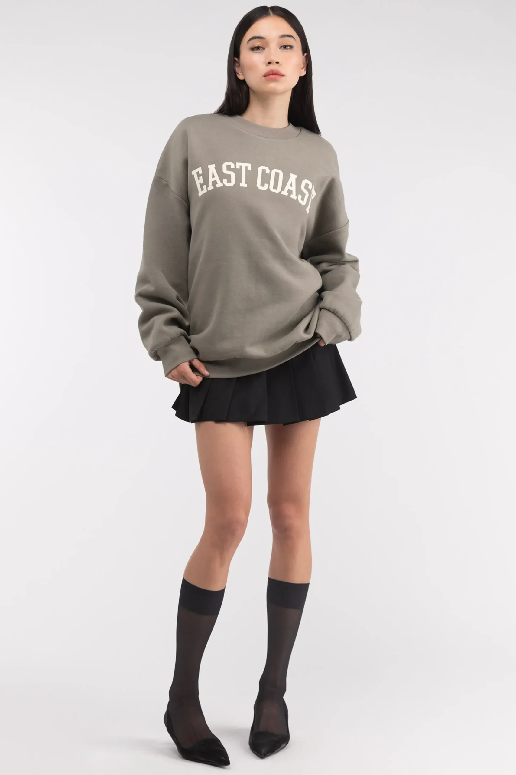 OVERSIZED GRAPHIC SWEATSHIRT