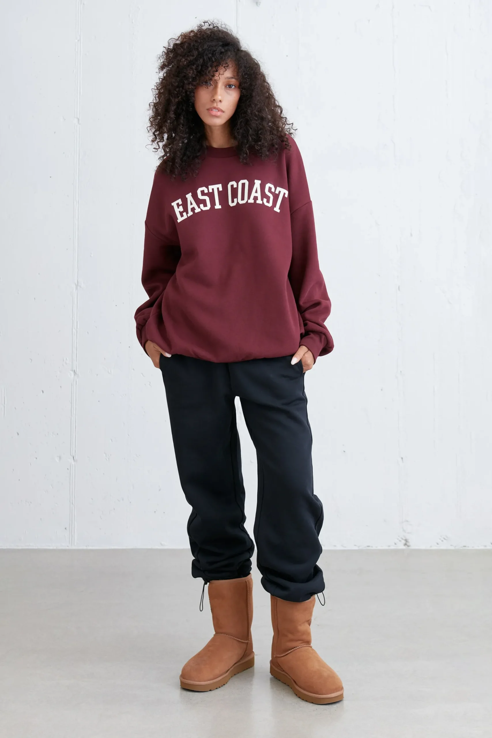 OVERSIZED GRAPHIC SWEATSHIRT