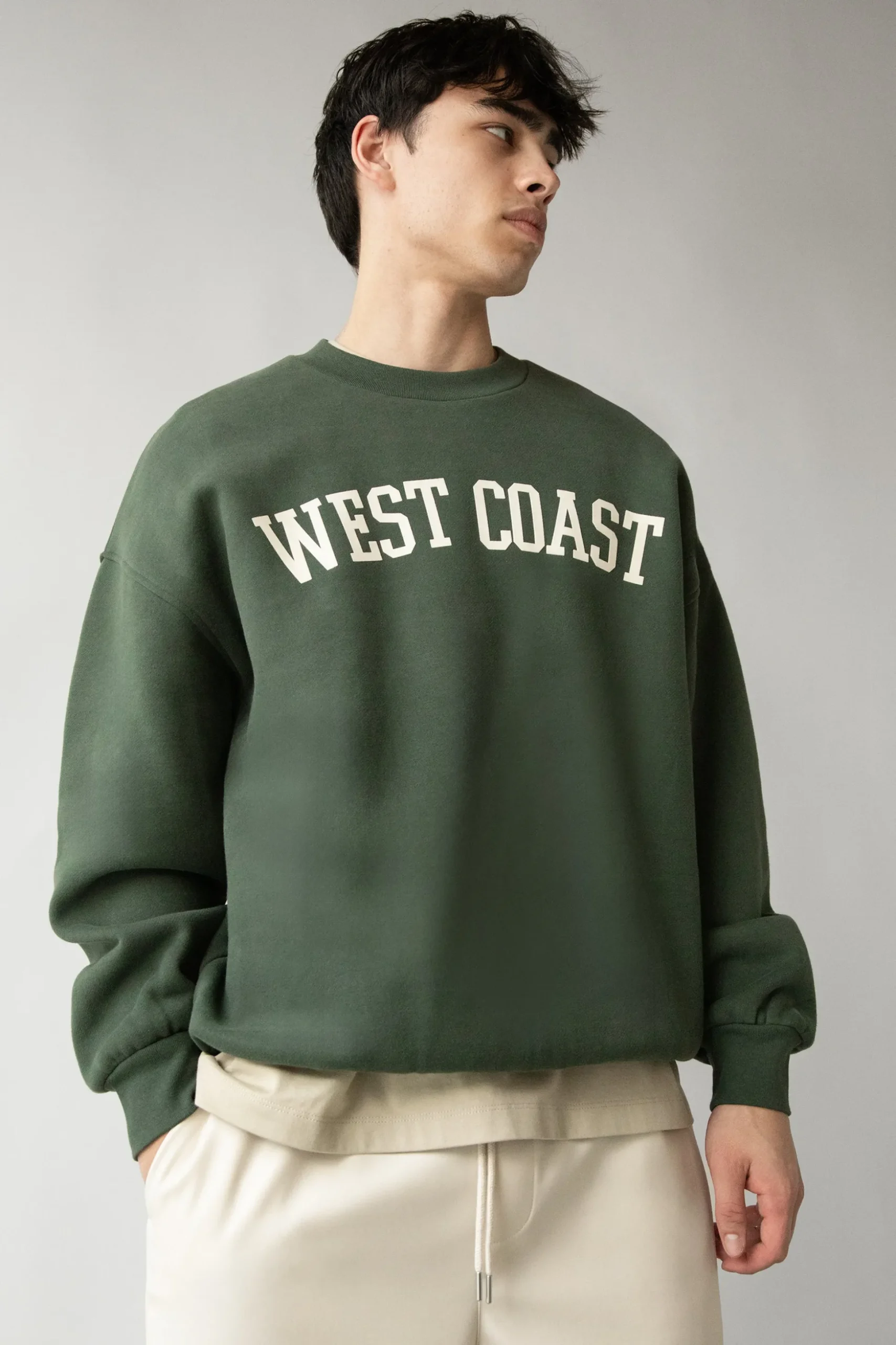 OVERSIZED GRAPHIC SWEATSHIRT