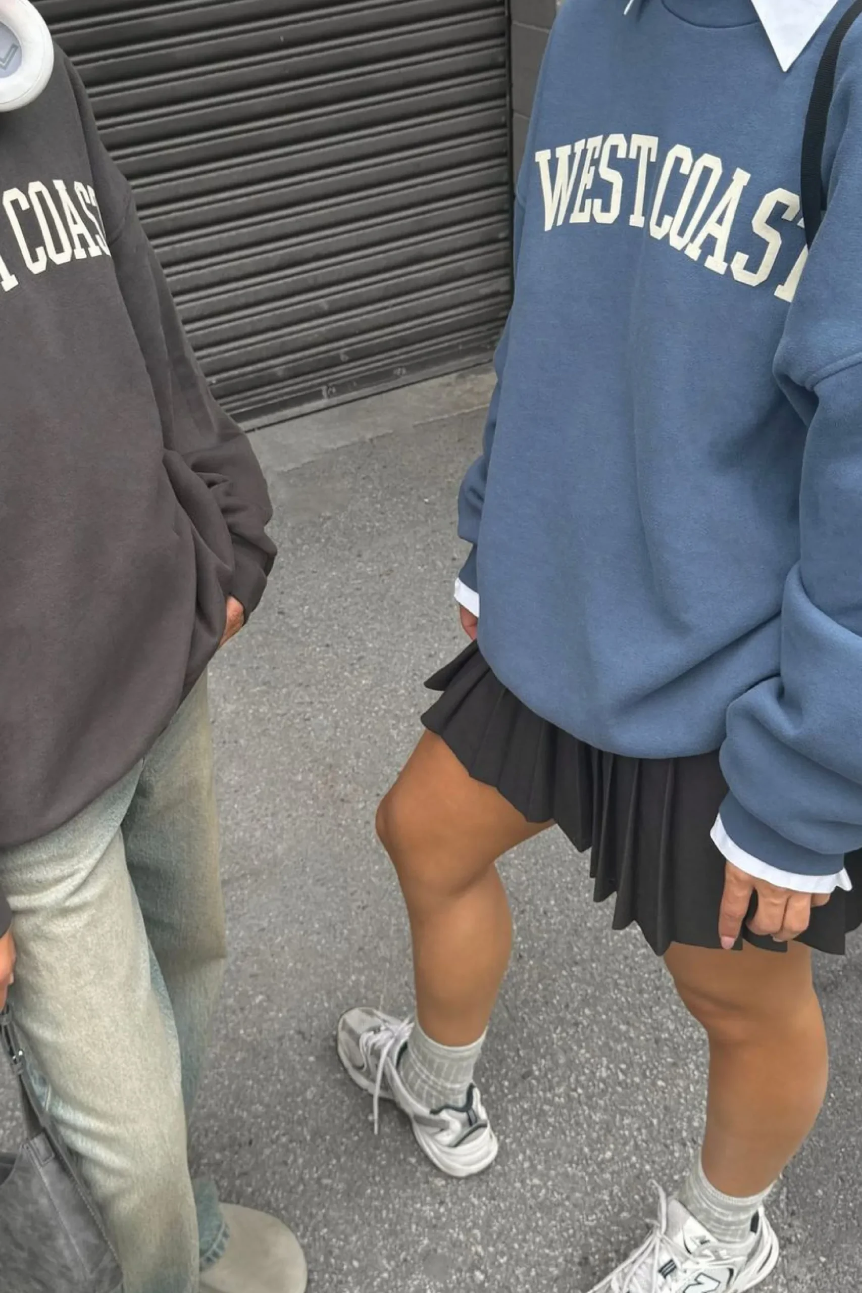 OVERSIZED GRAPHIC SWEATSHIRT