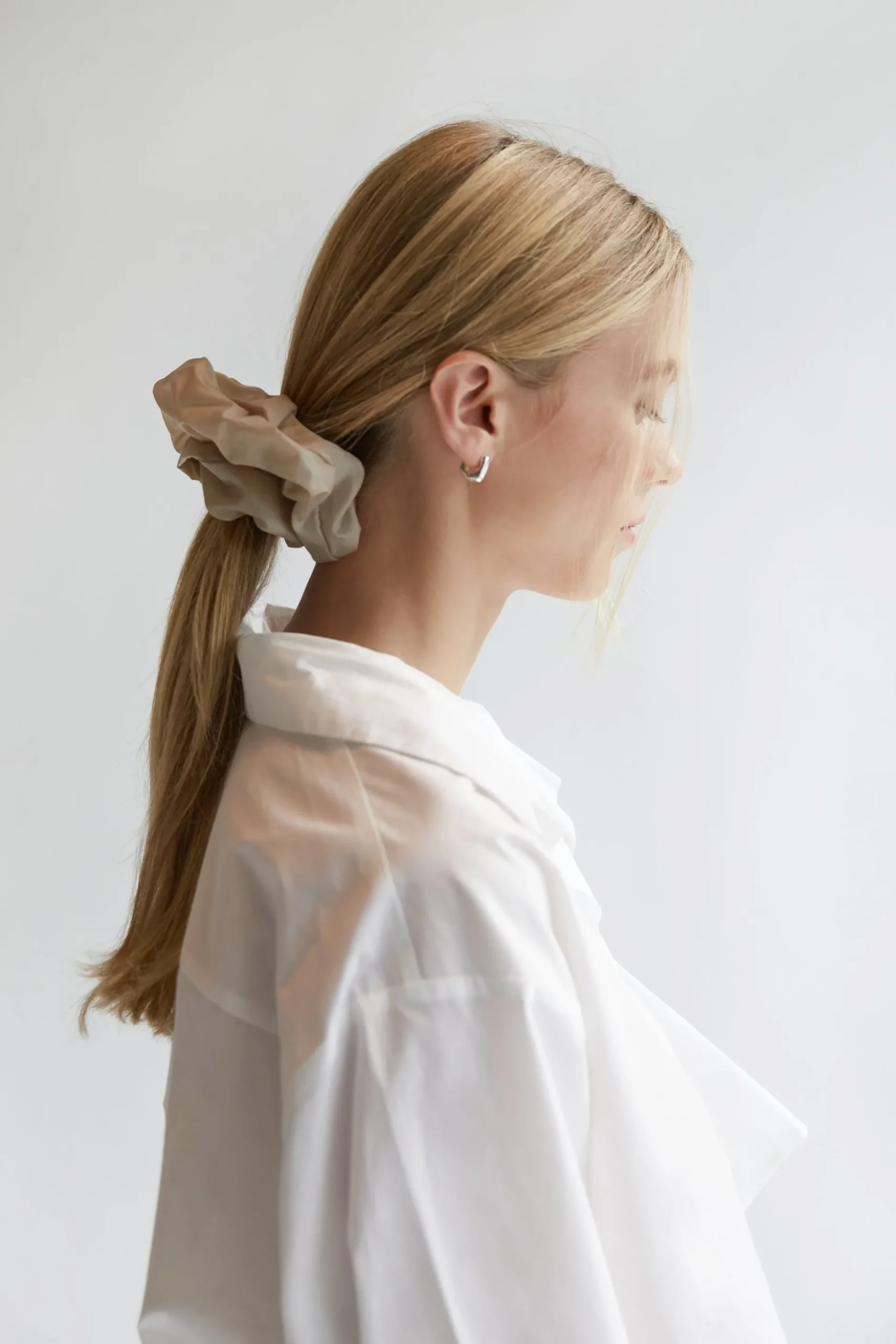 OVERSIZED HAIR SCRUNCHIE