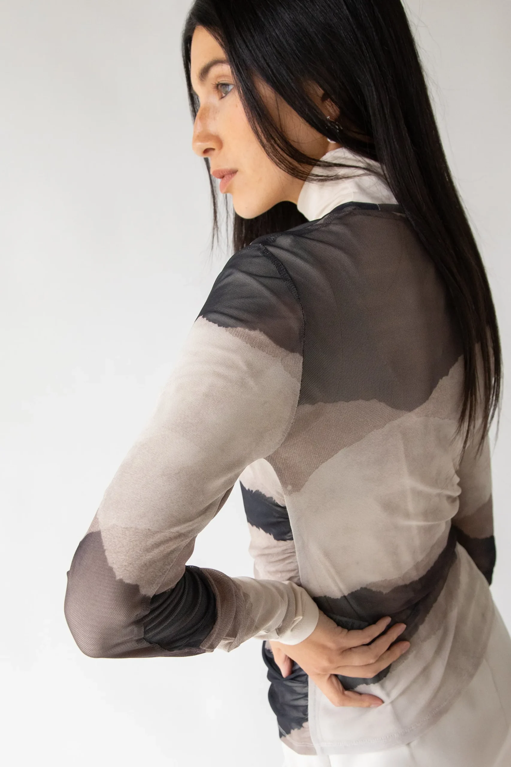 PATTERNED MESH LONG SLEEVE TOP