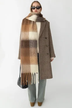 PATTERNED SCARF WITH TASSELS