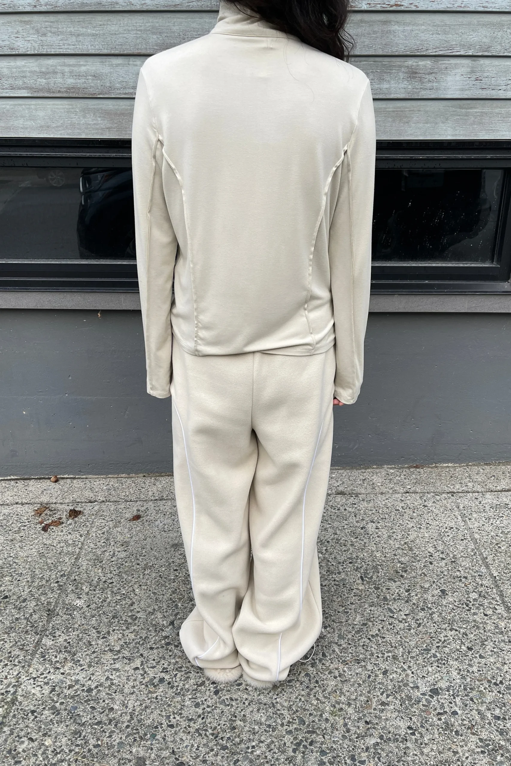 QUARTER ZIP SLEEVE TOP