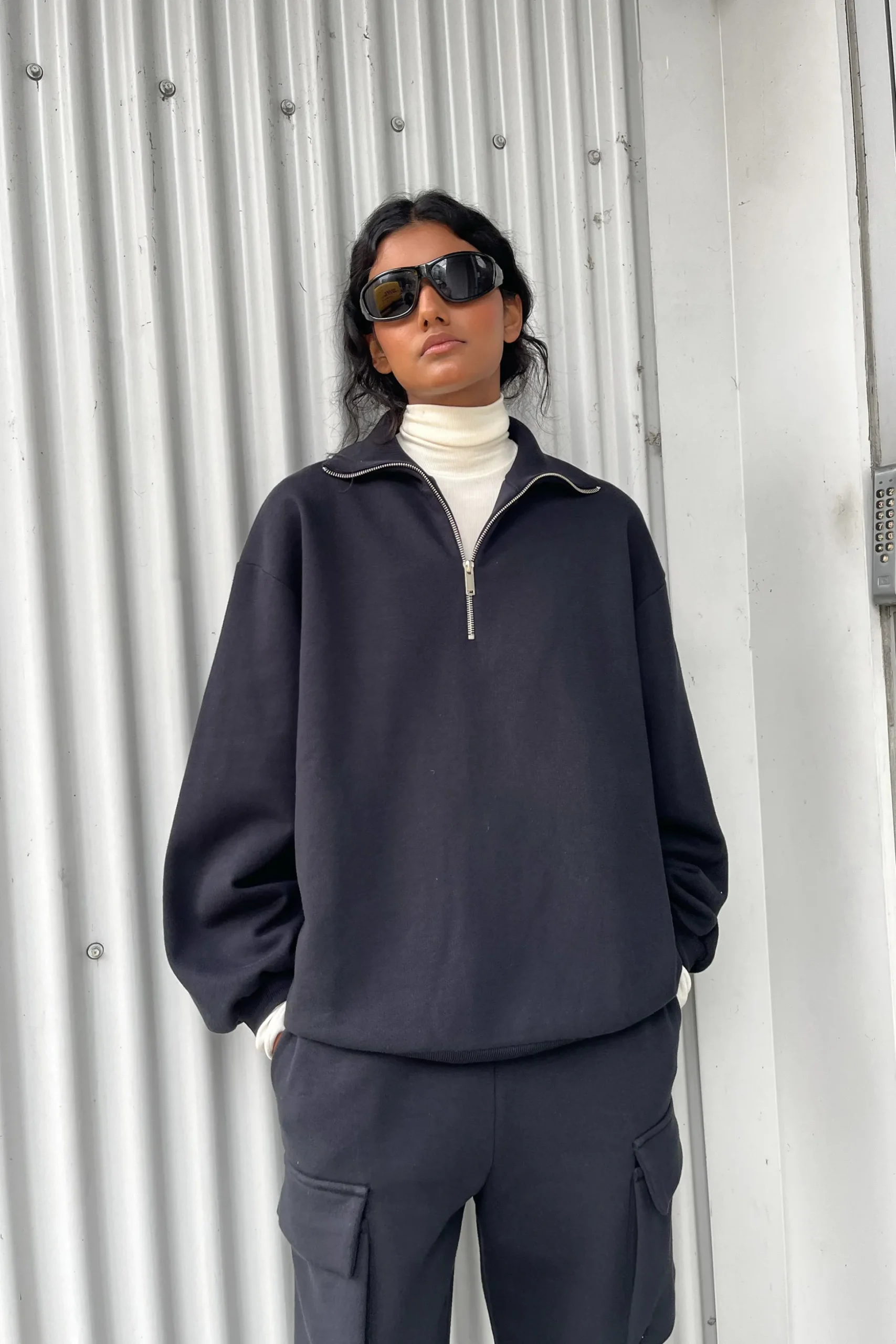 QUARTER ZIP SWEATSHIRT