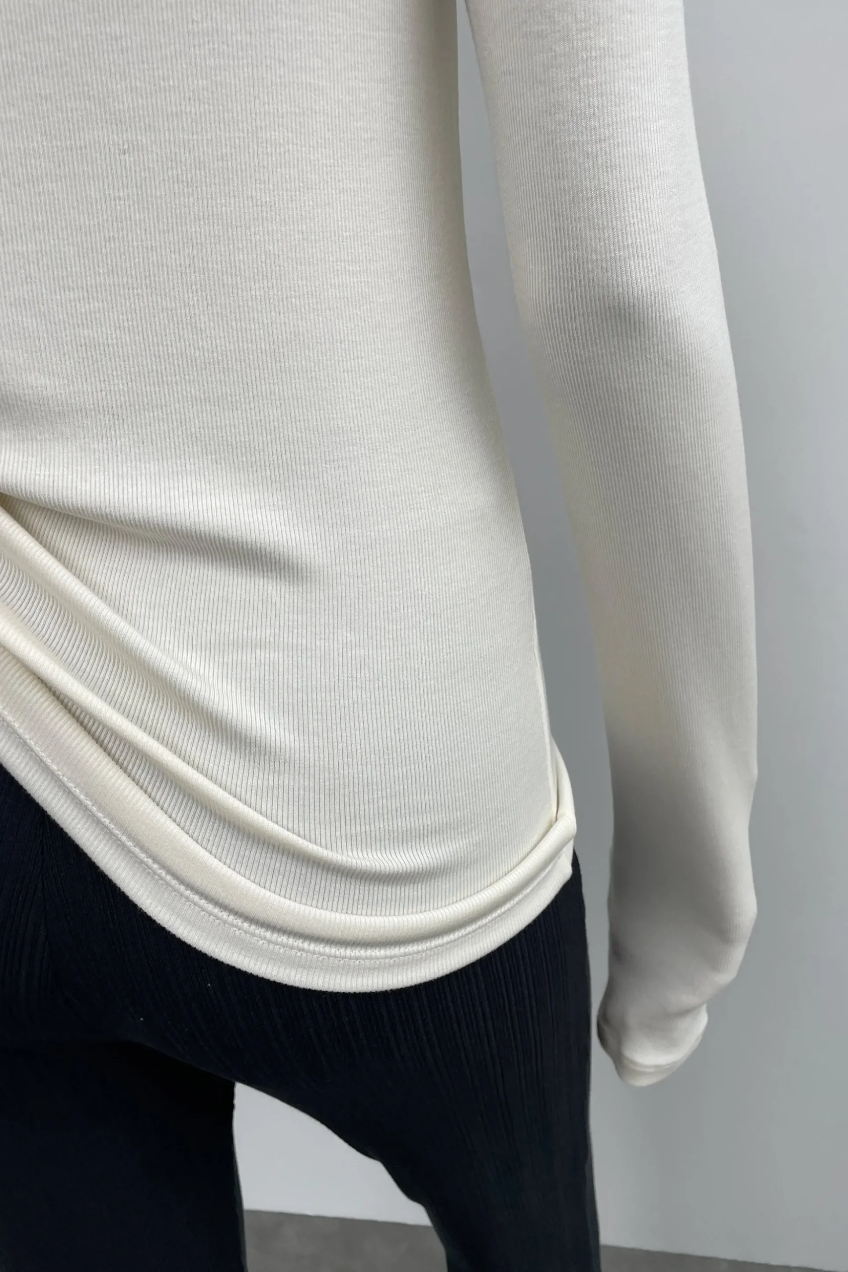 RIBBED CREWNECK LONG SLEEVE