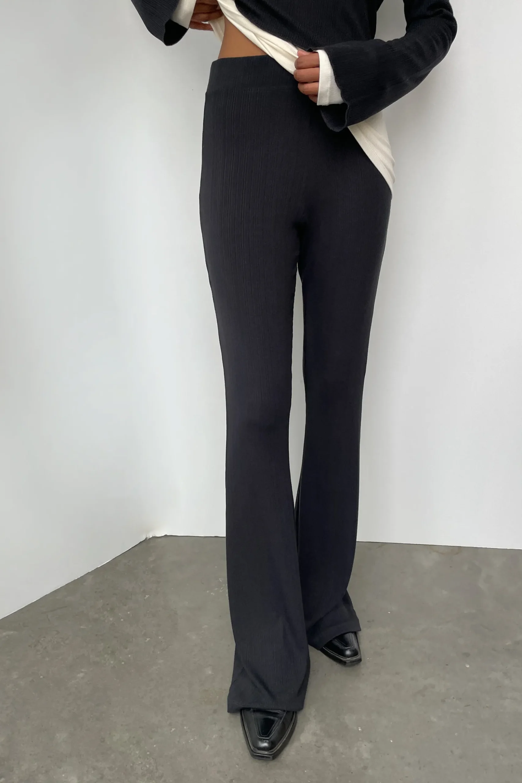 RIBBED FLARED PANT