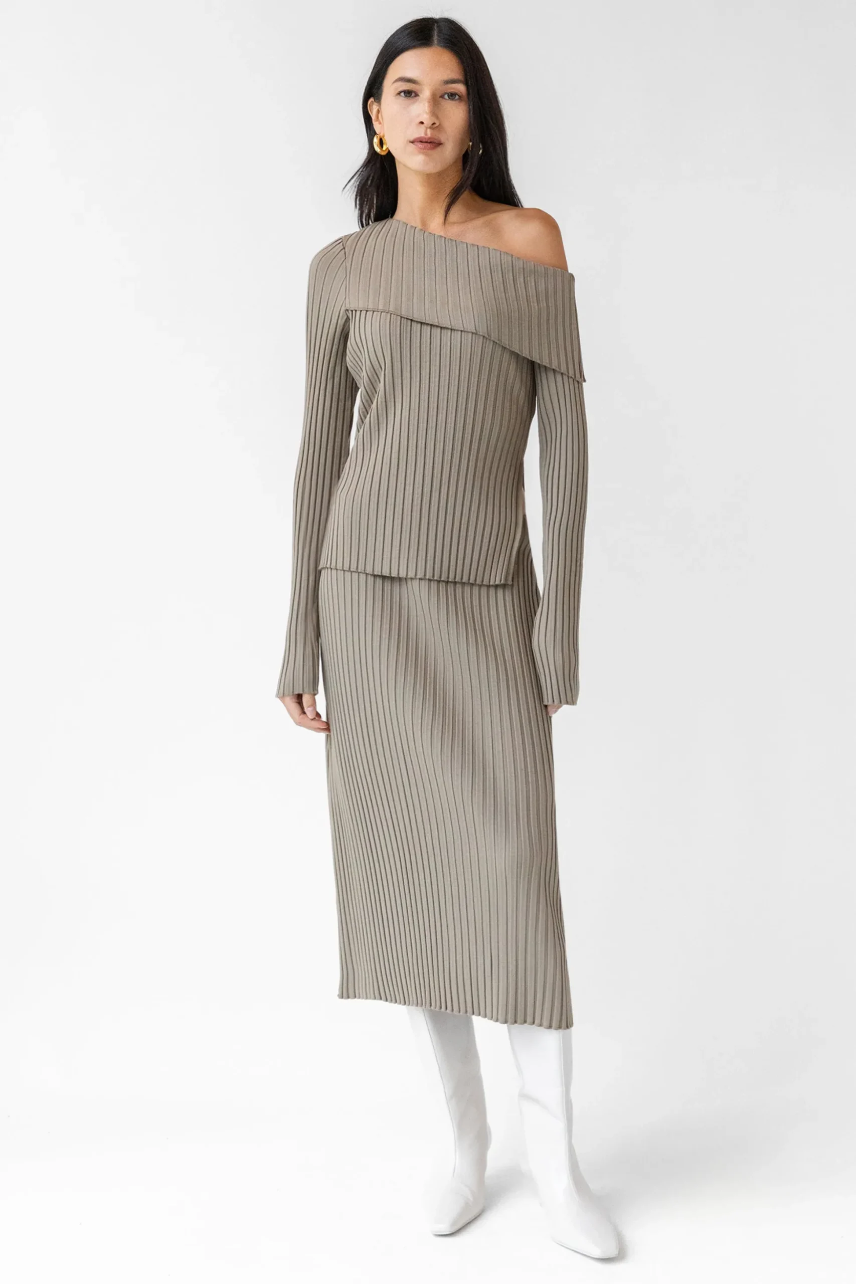 RIBBED KNIT MIDI SKIRT