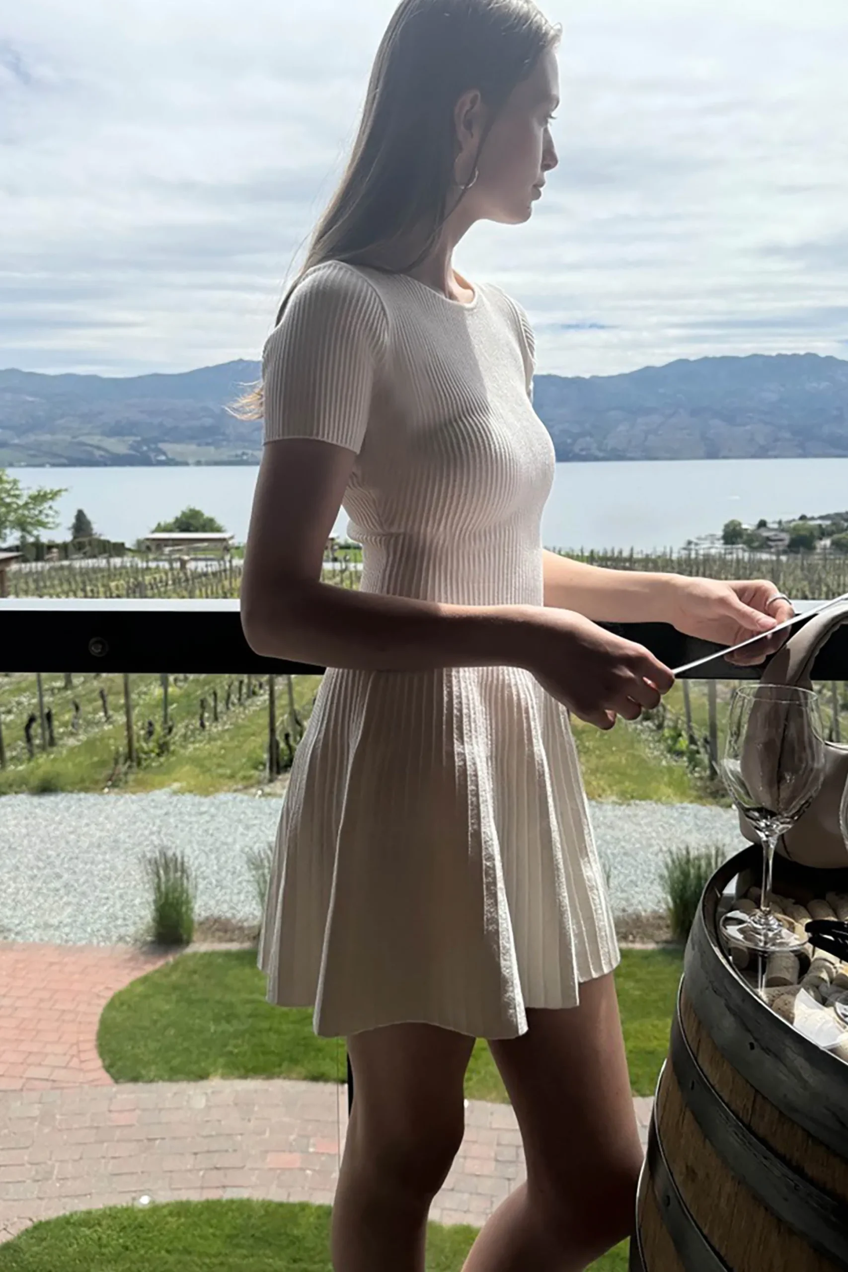 RIBBED SHORT SLEEVE MINI DRESS