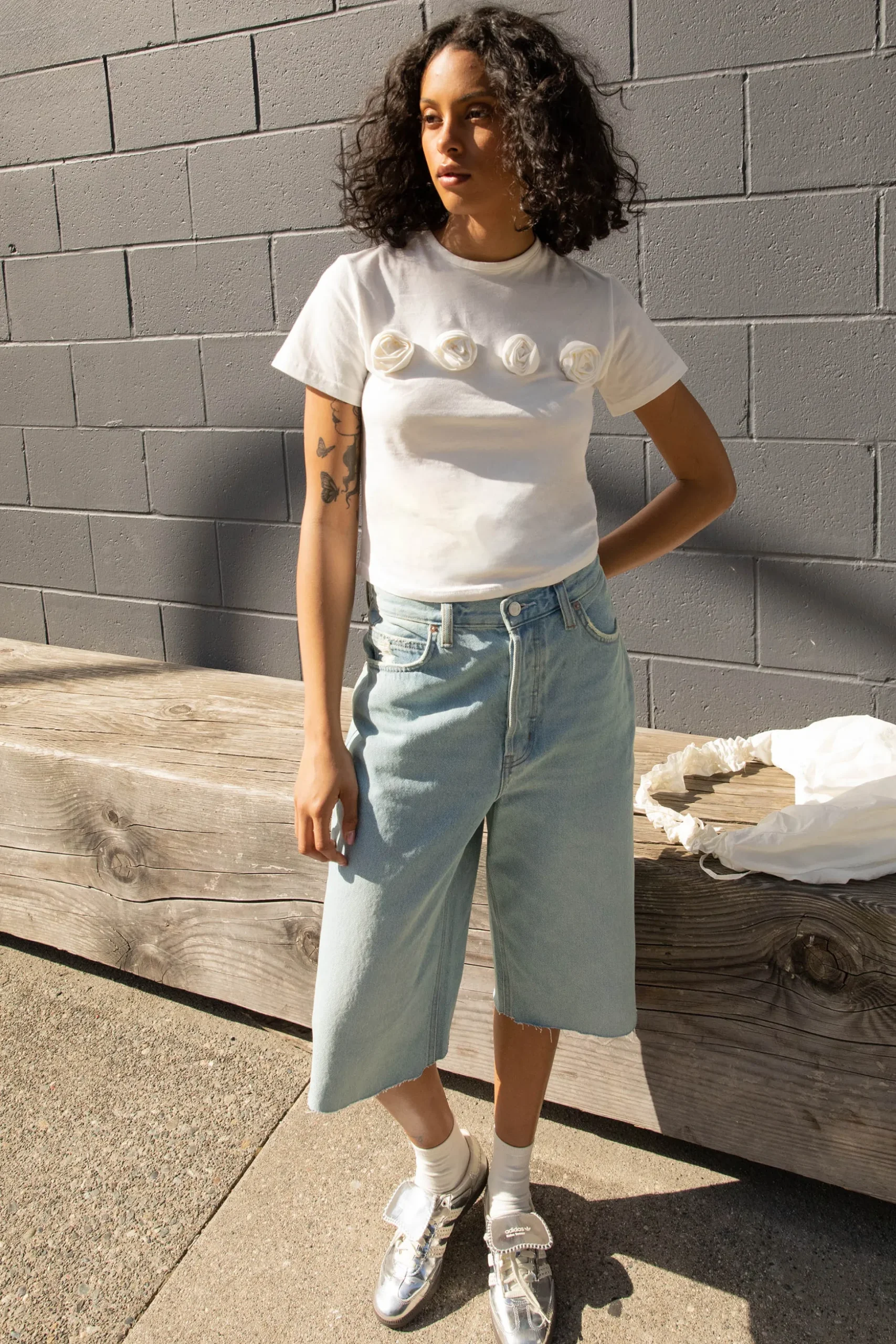 ROSETTE FLORAL TOP