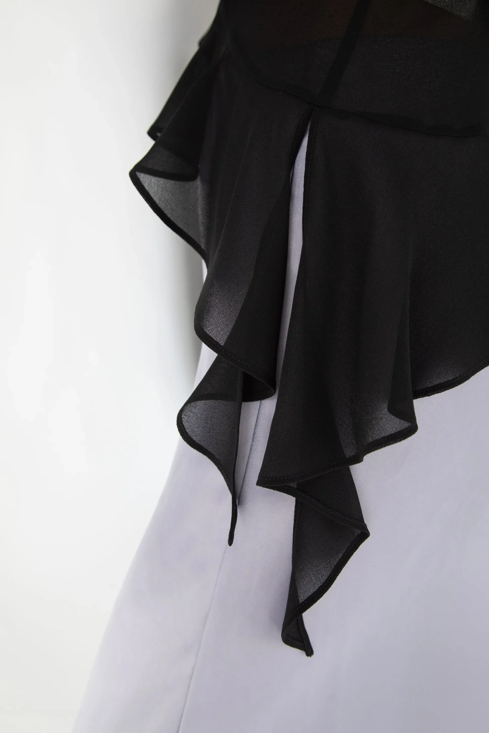 RUFFLED TANK TOP