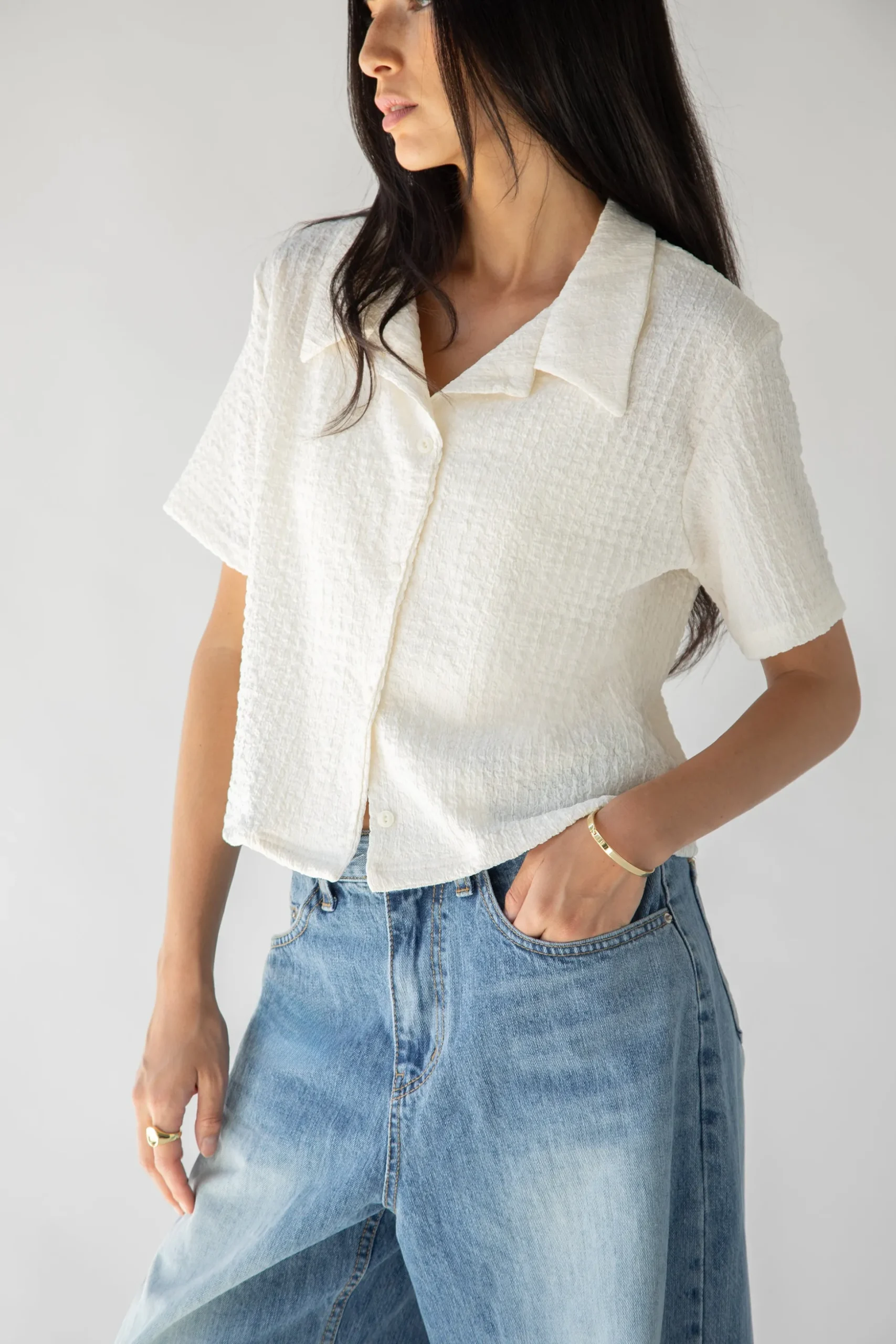 SHORT SLEEVE CRINKLE BUTTON UP