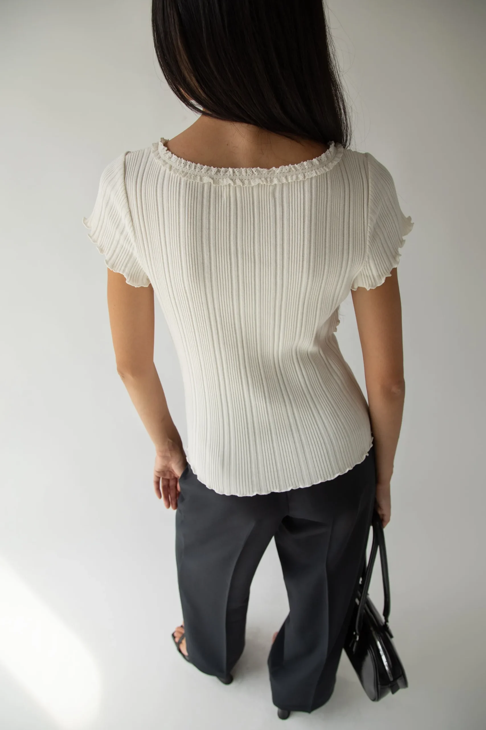 SHORT SLEEVE TOP WITH LACE V-NECKLINE