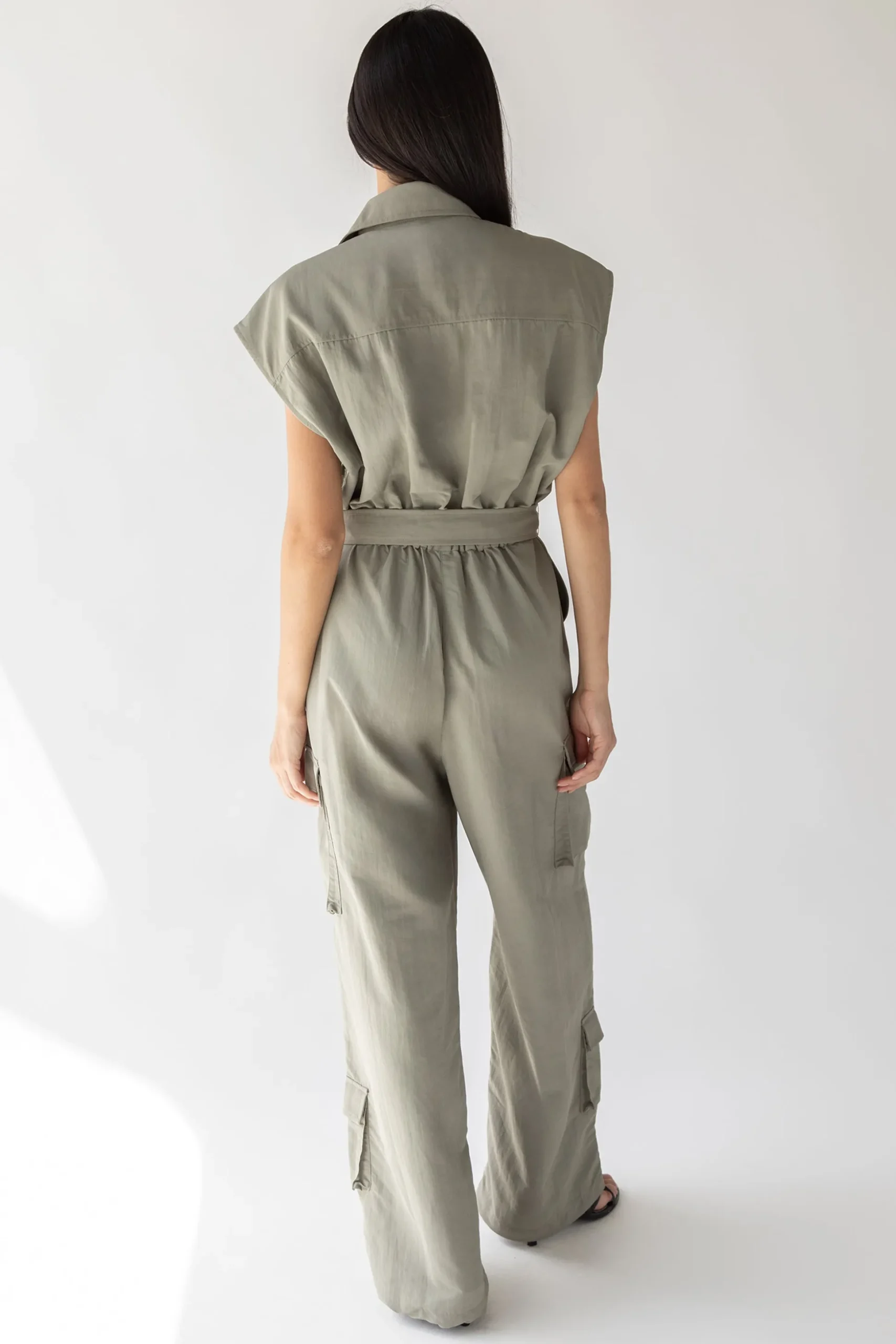 SLEEVELESS CARGO JUMPSUIT