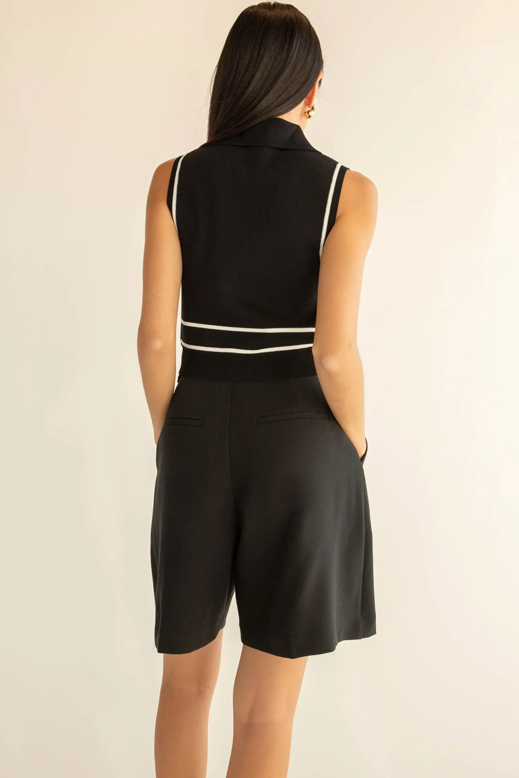 SLEEVELESS COLLARED KNIT TANK
