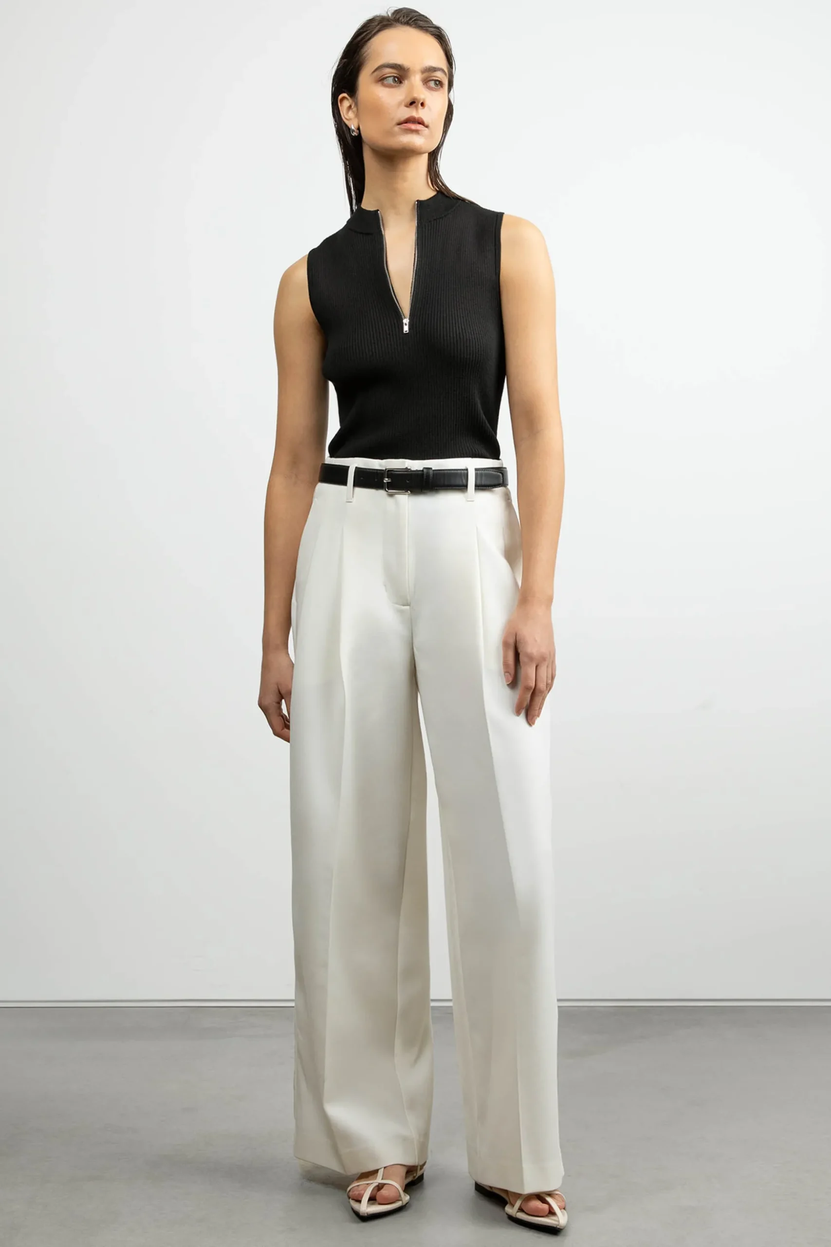 SLEEVELESS MOCKNECK HALF-ZIP SWEATER