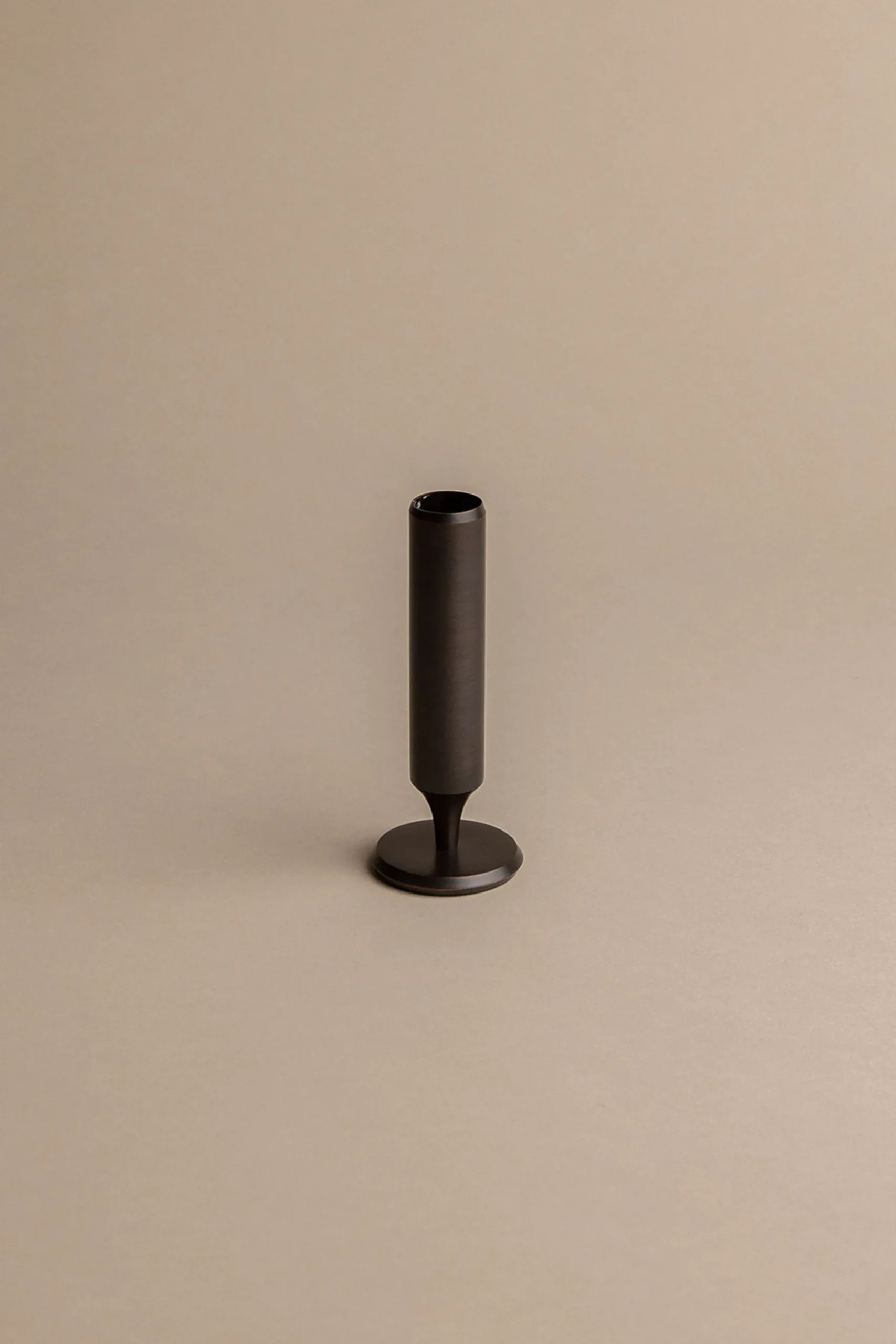 SMALL PILIER TAPER CANDLE HOLDER