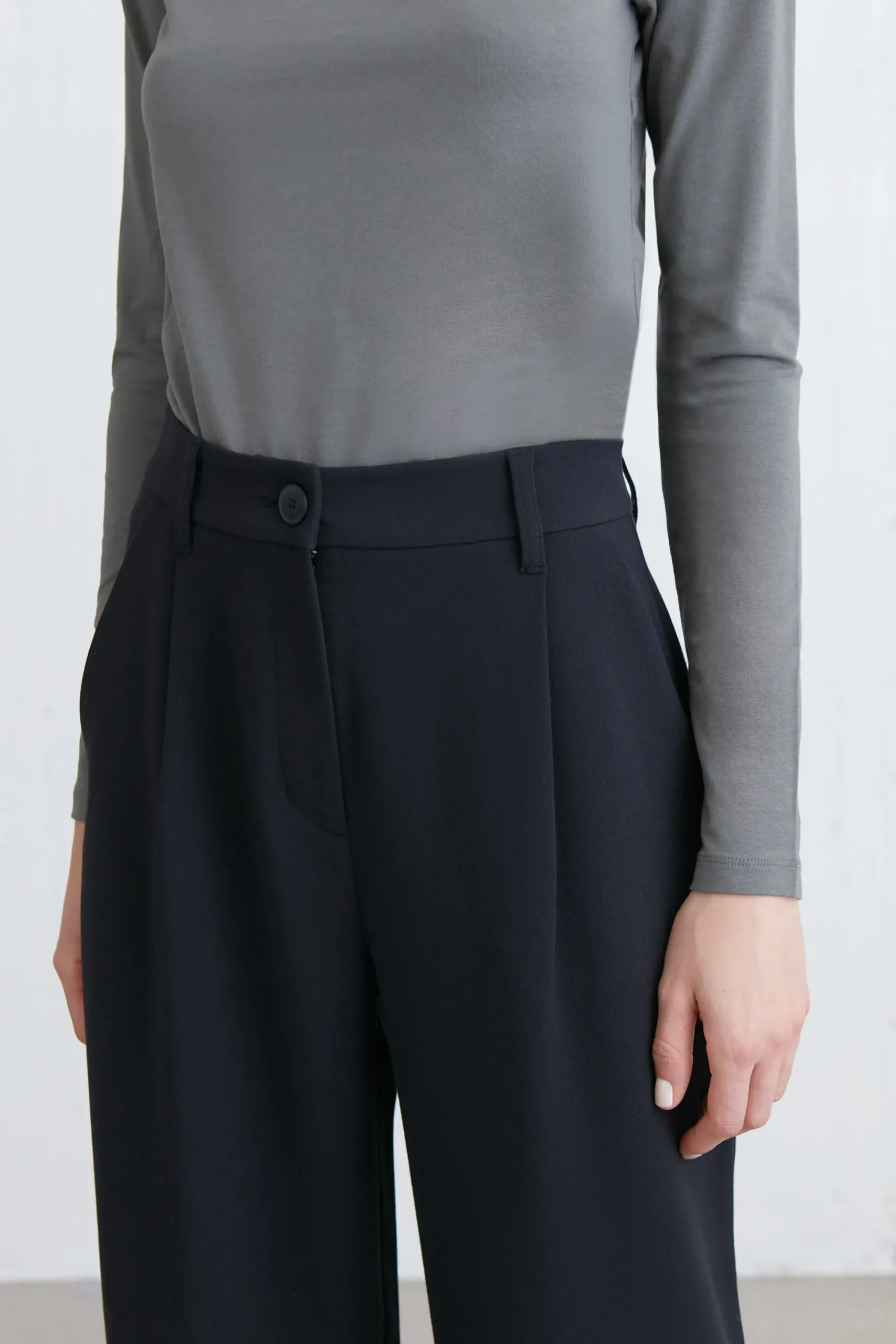 STRAIGHT LEG PANTS