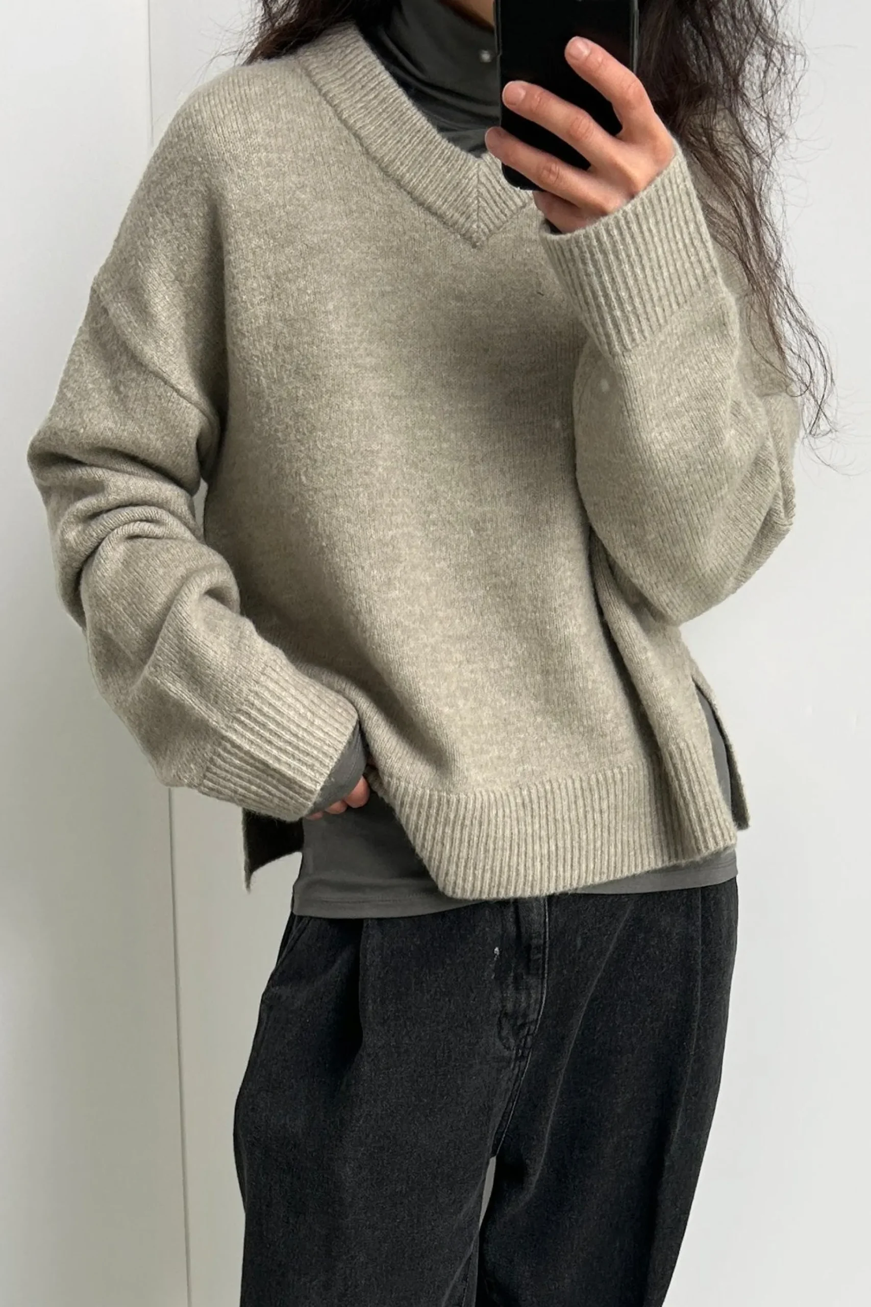 V-NECK SWEATER