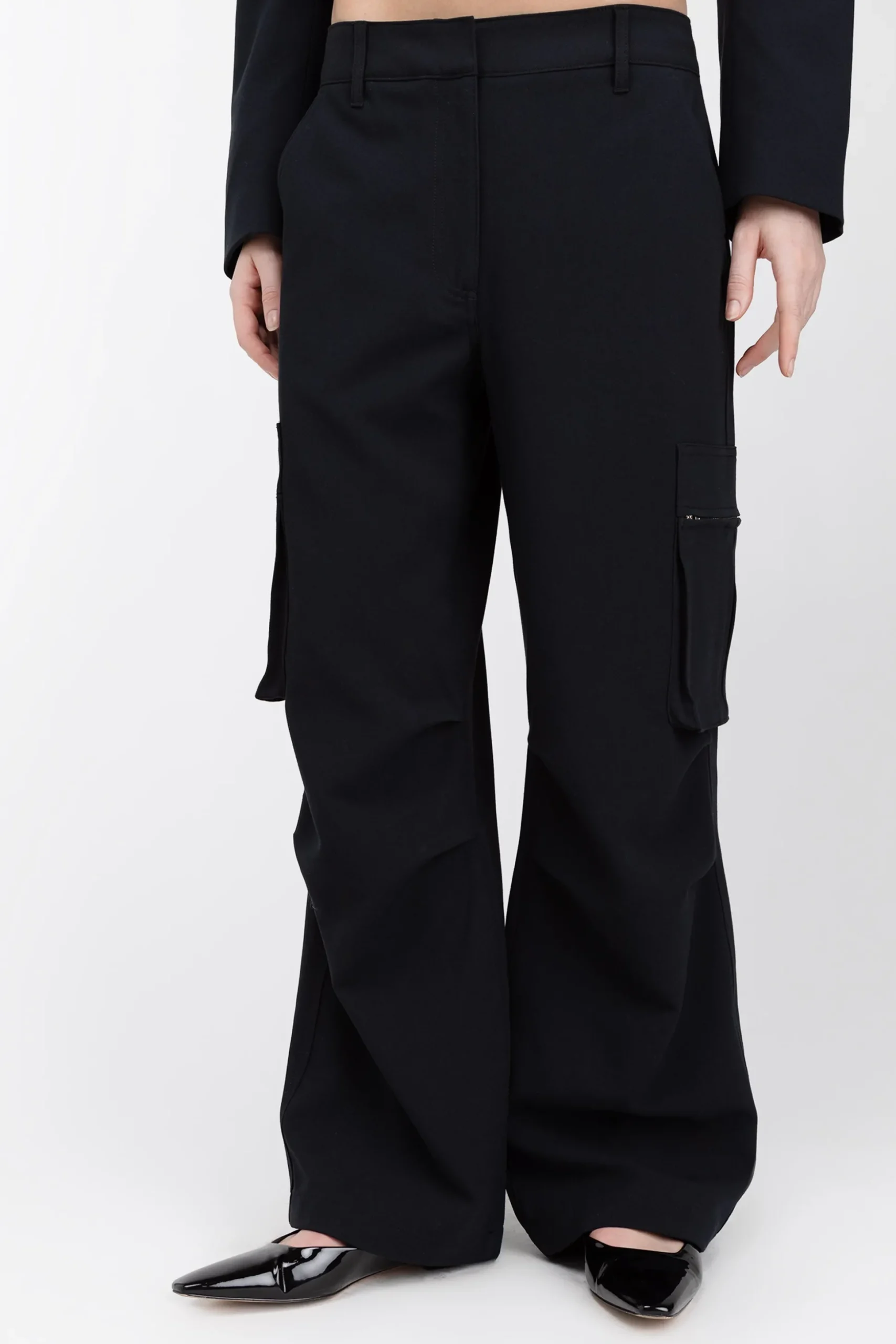WIDE LEG SUITING PANT WITH CARGO POCKETS